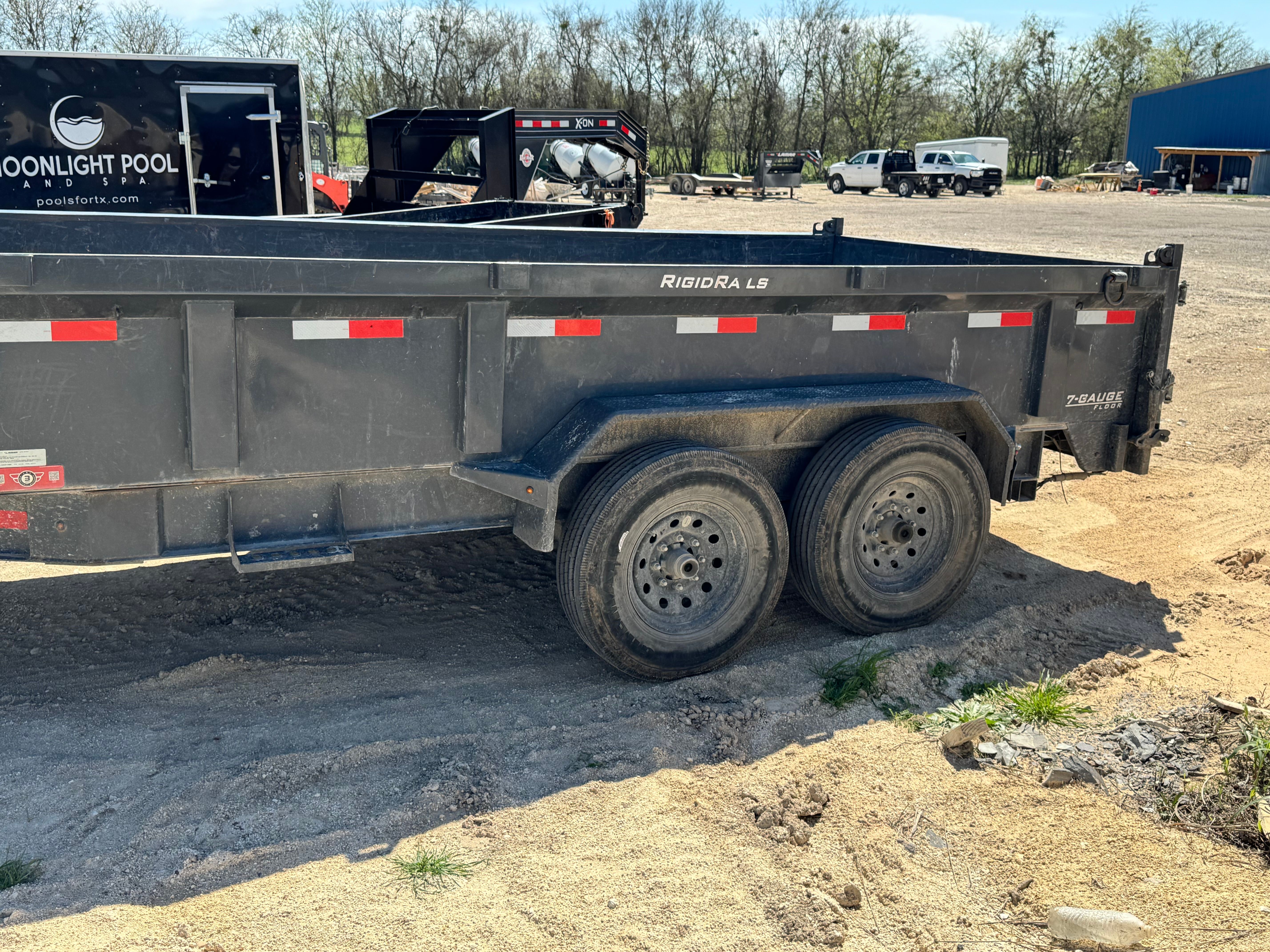 DL831427 - 14000 lb at 7’ by 14’, 2’ walls. Swing gates