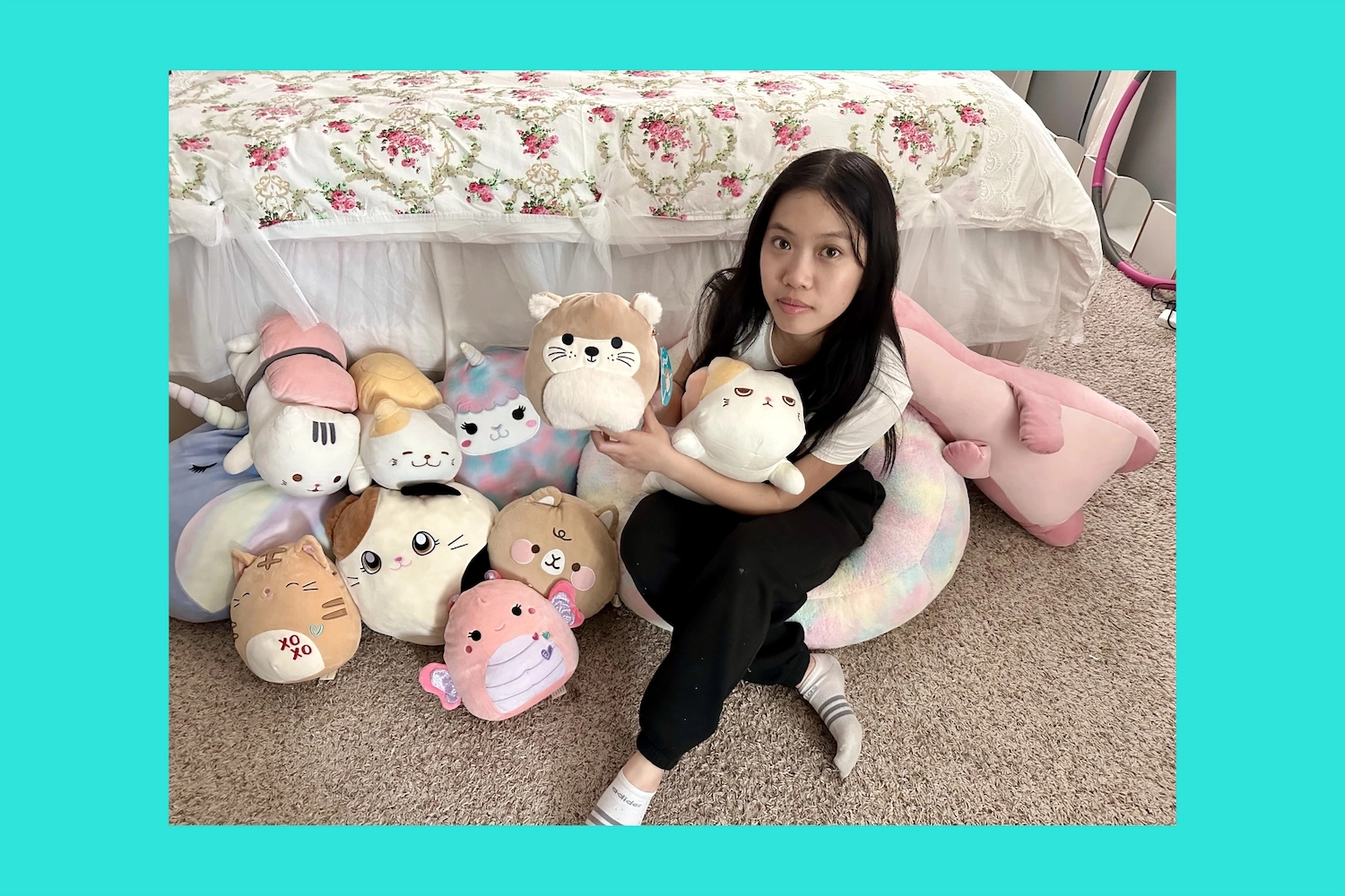 DoSomething member Delayla Nguyễnn volunteering and donating stuffed animals in their community