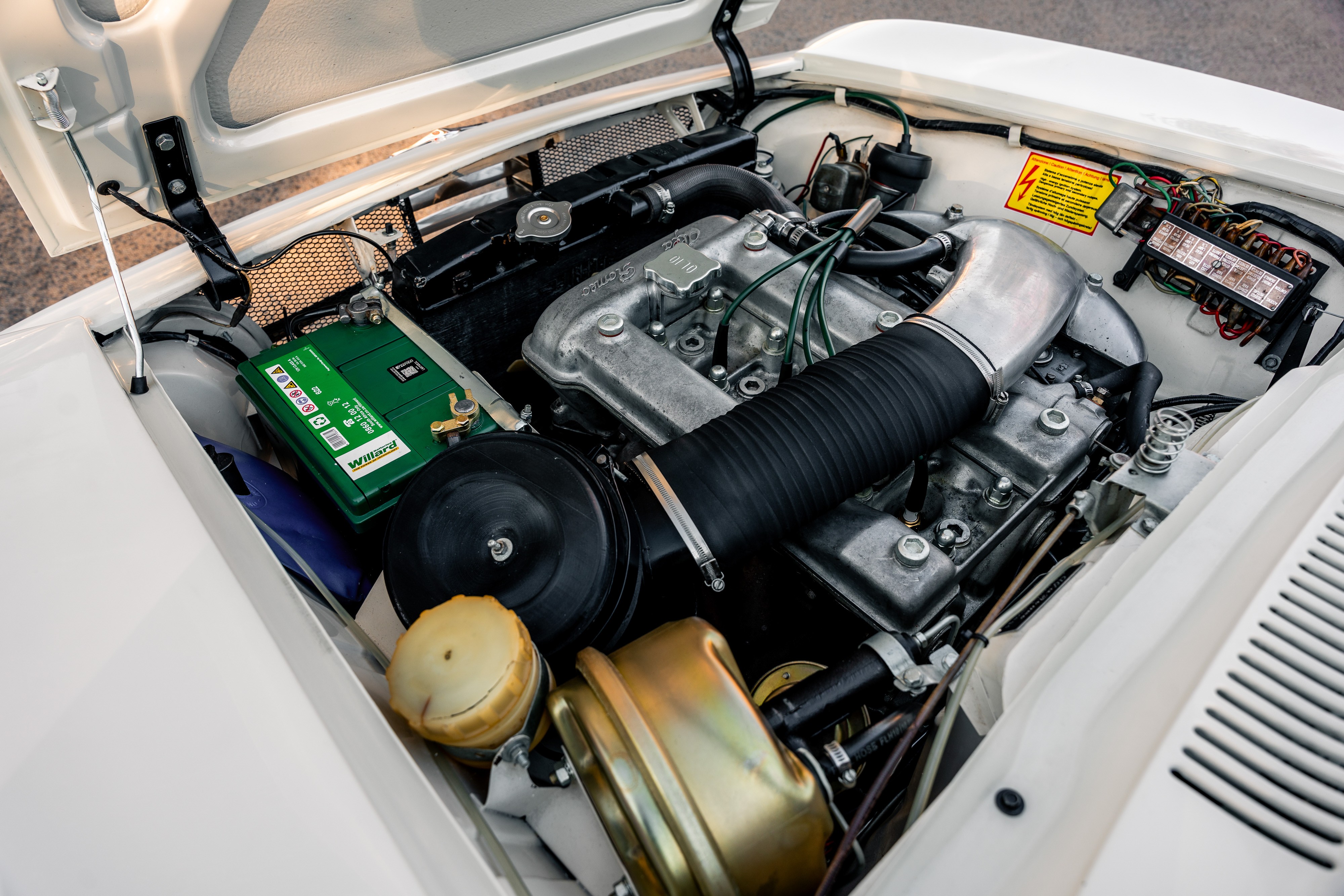 View 1967 Alfa Romeo Giulia Sprint GT Veloce for sale mechanic image (2)