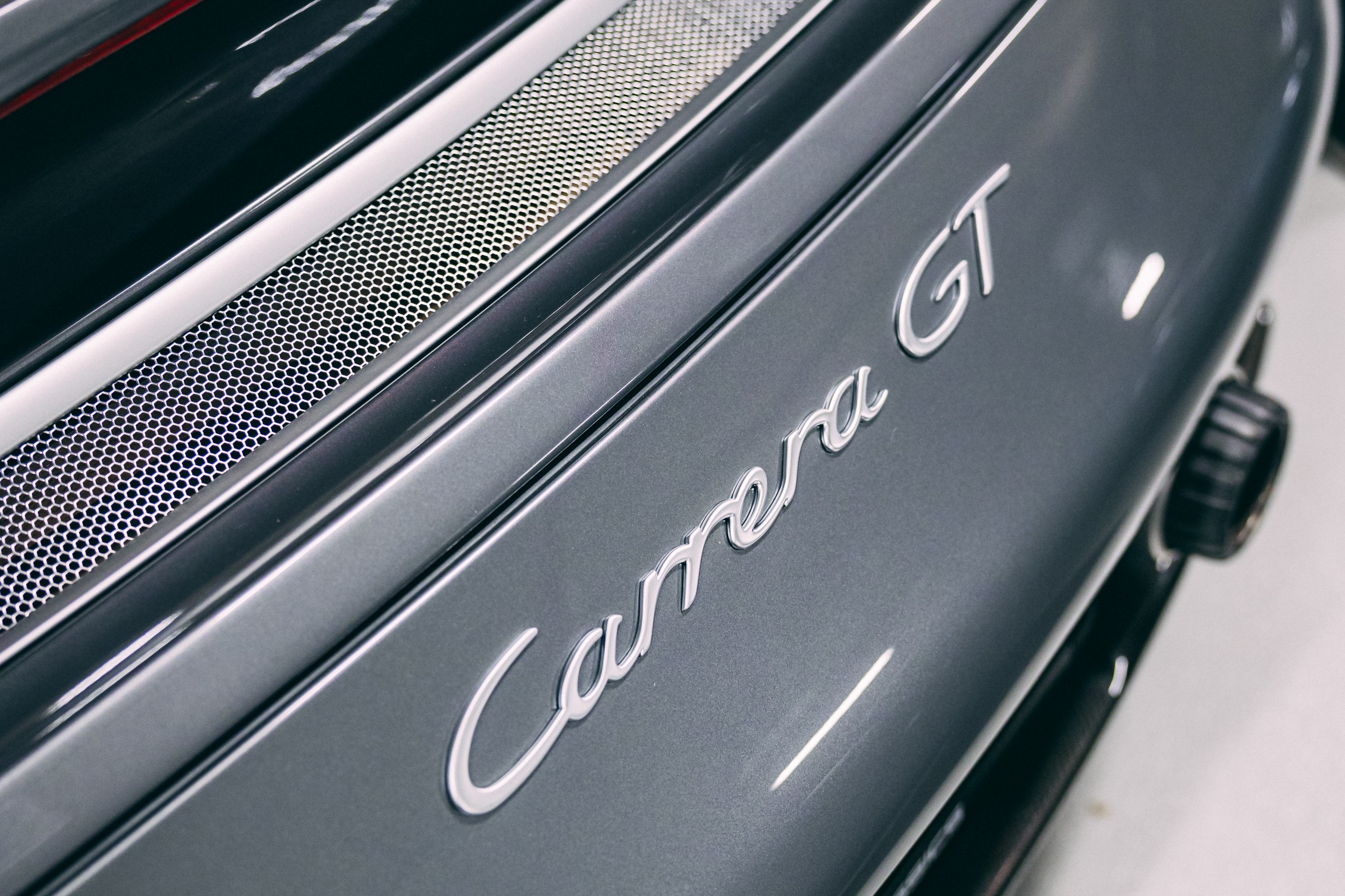 View the exterior of the 2004 Porsche Carrera GT (Grey) for sale (7)