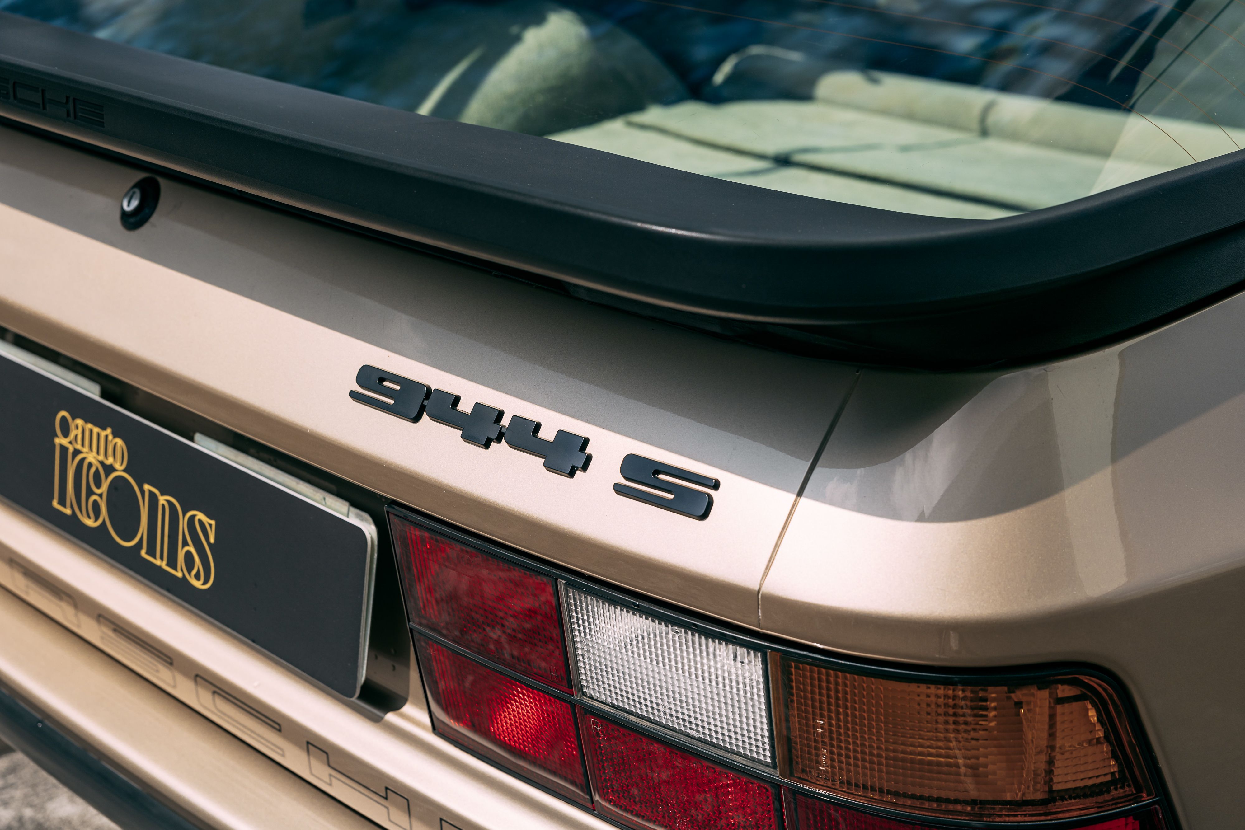 View the exterior of the 1988 Porsche 944S Coupe for sale (11)