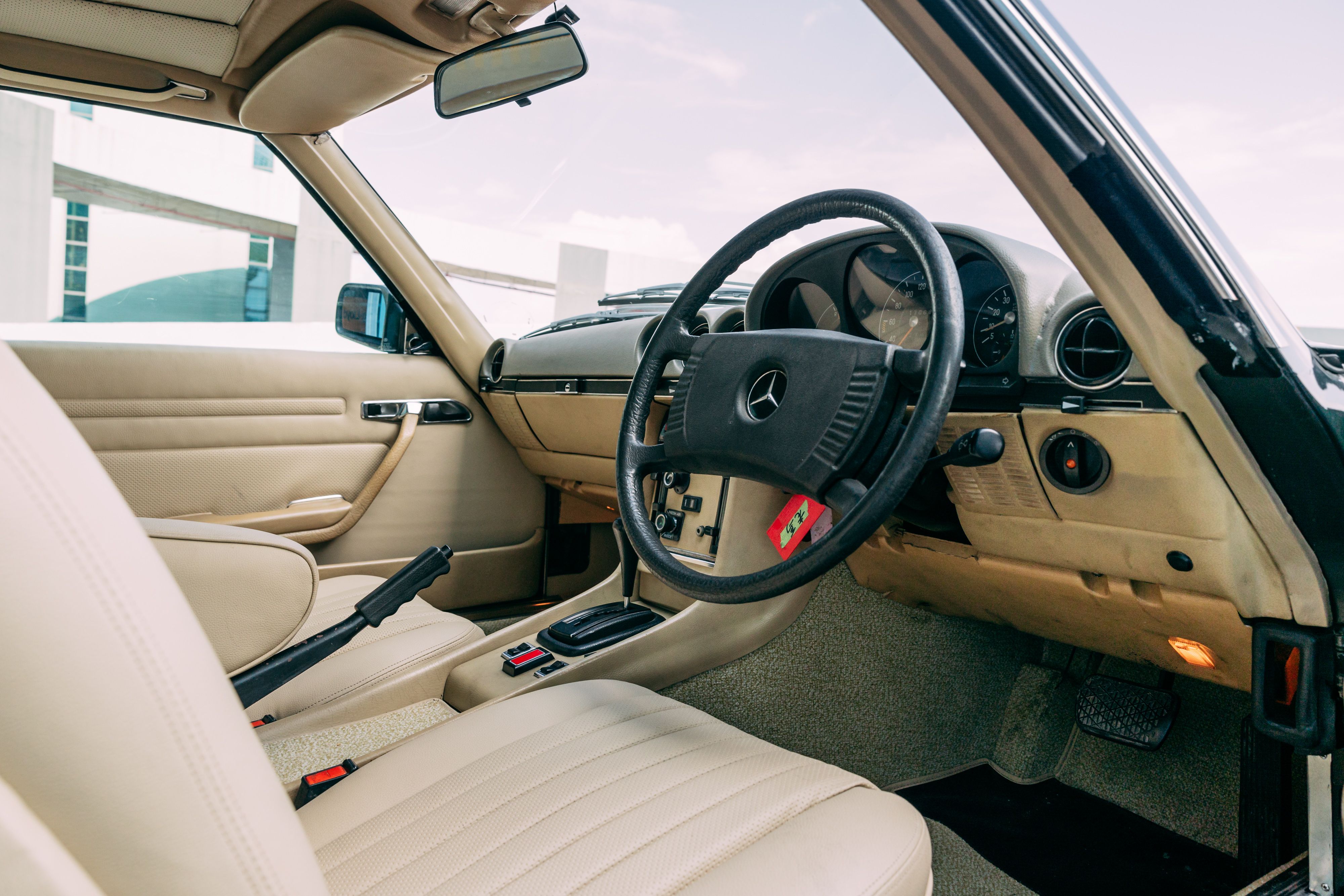 View 1982 Mercedes Benz 450SLC for sale interior image (1)