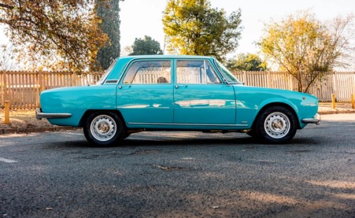 View 1973 Alfa Romeo Berlina 1750 for sale exterior image (13)