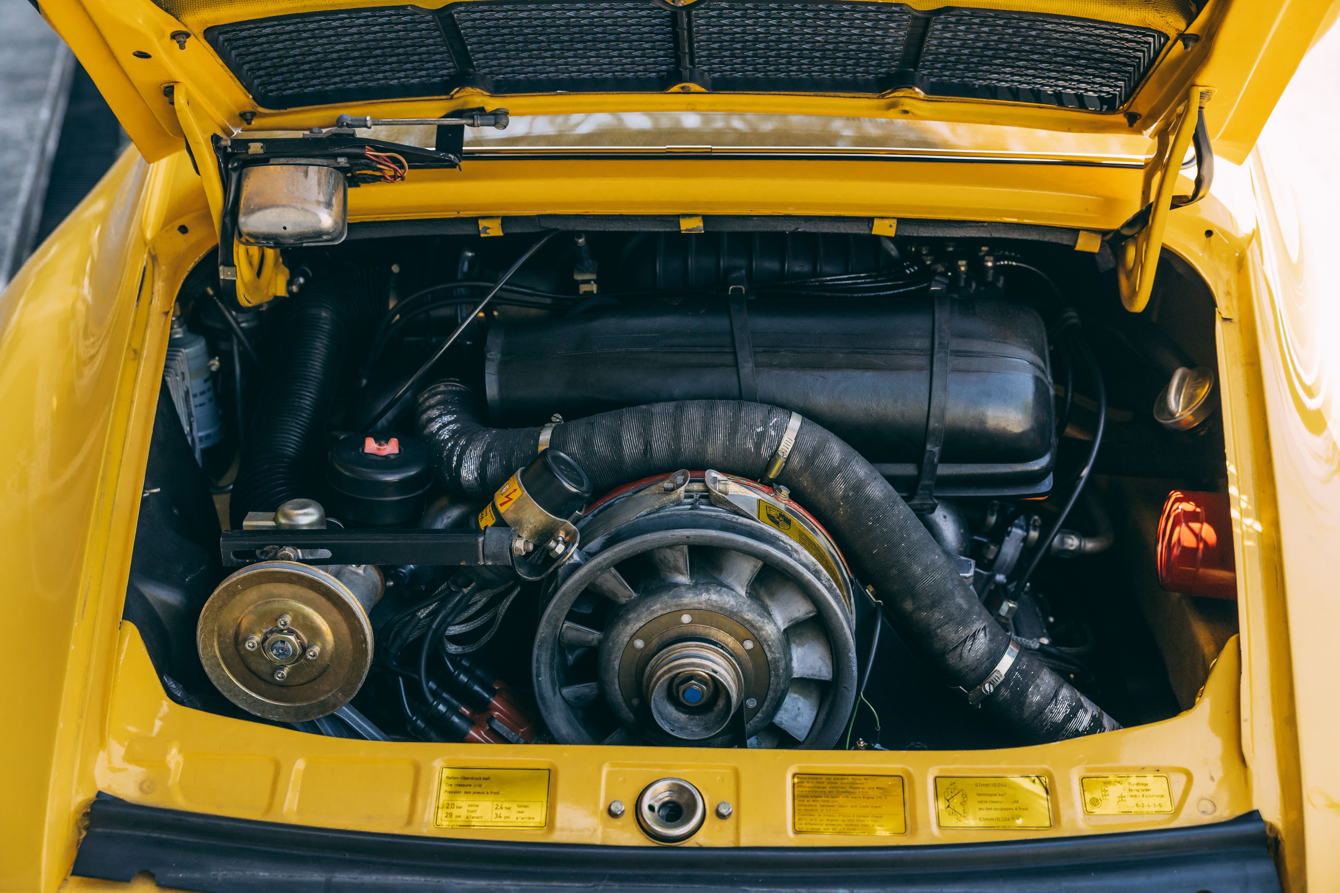 View the mechanic of the 1979 Porsche 911 SC Coupe for sale (1)