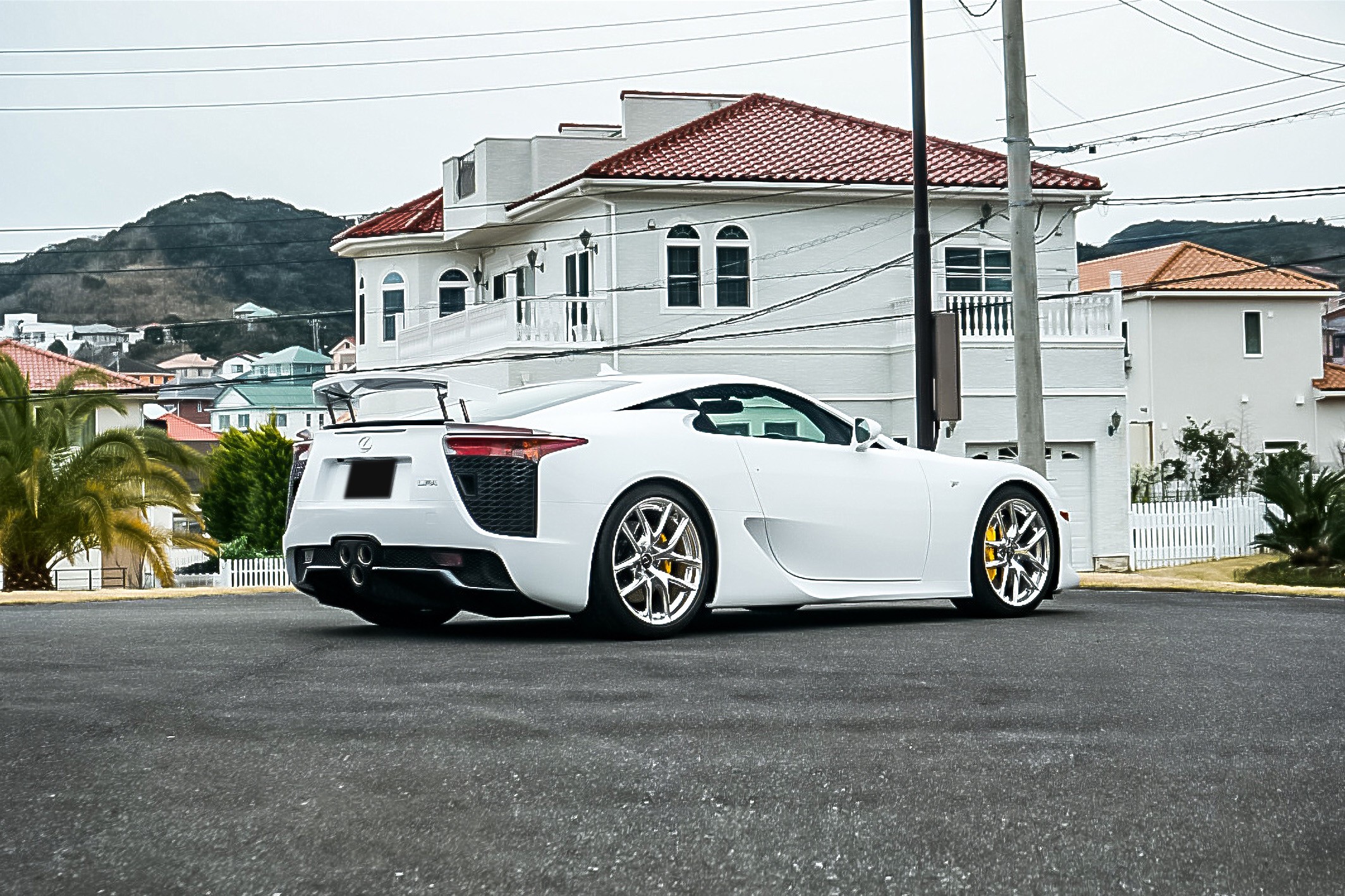 View the 2011 Lexus LFA for sale exterior image (11)