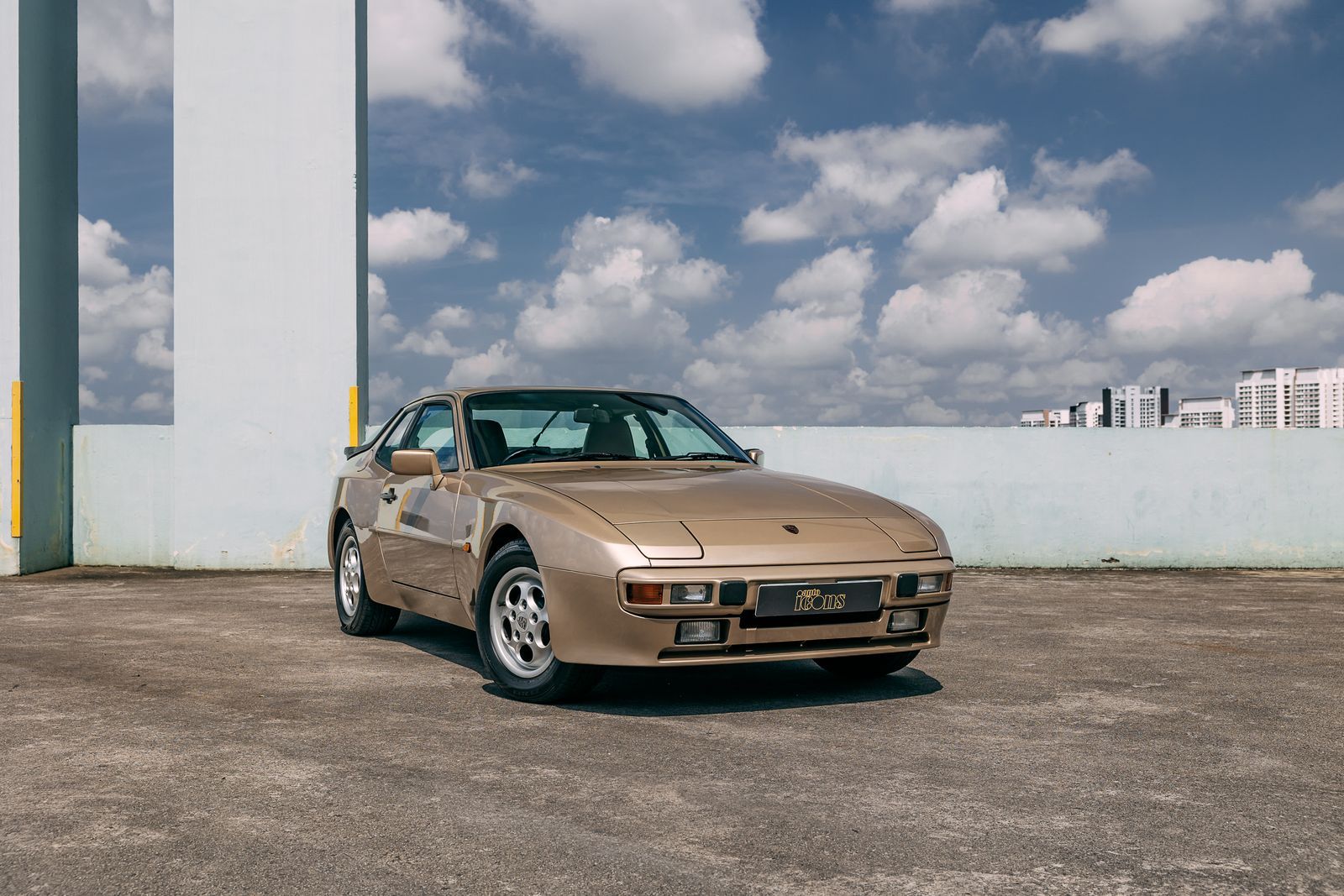 View the exterior of the 1988 Porsche 944S Coupe for sale (1)