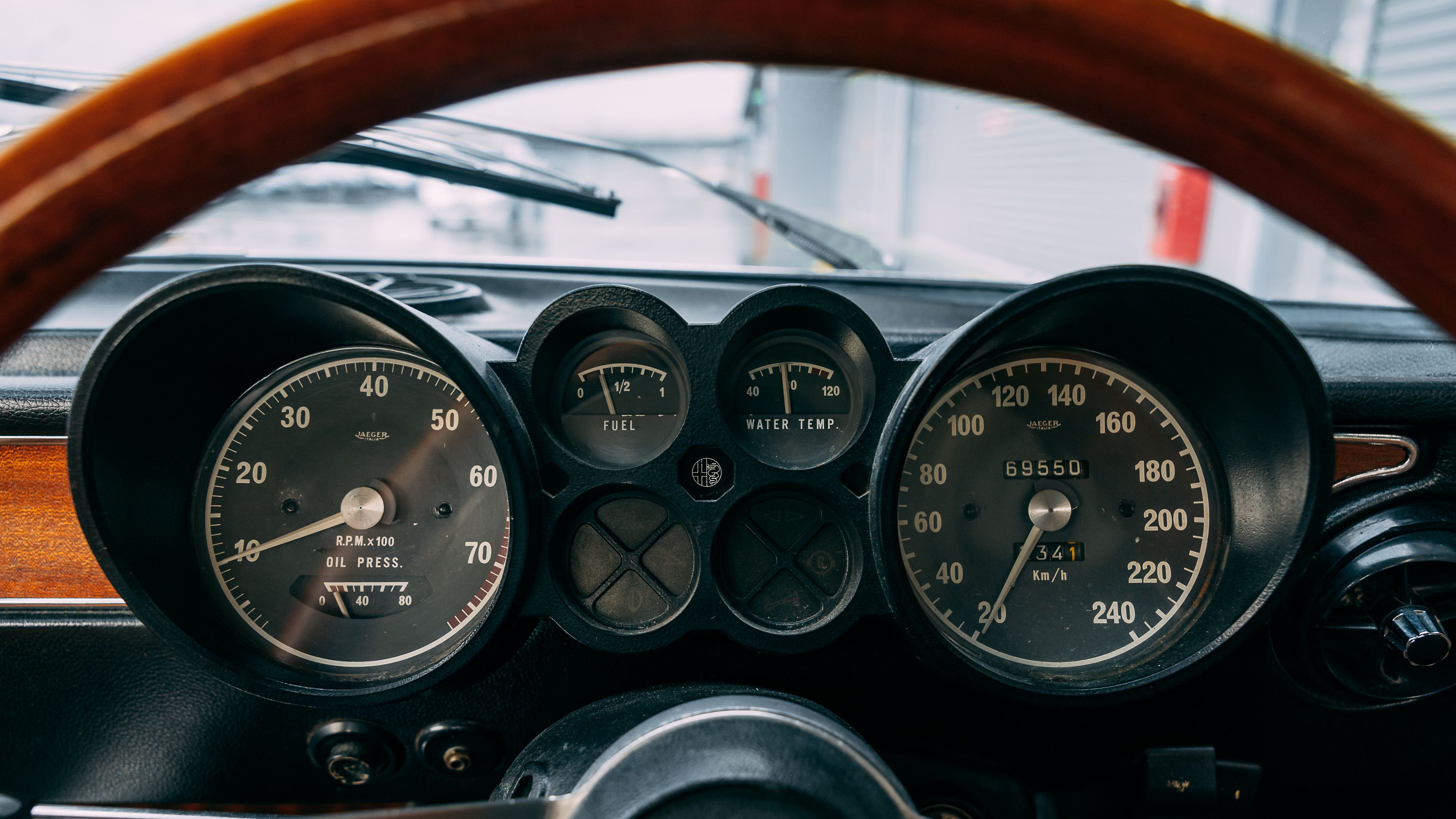 View 1975 Alfa Romeo 105 2000GTV for sale interior image (1)