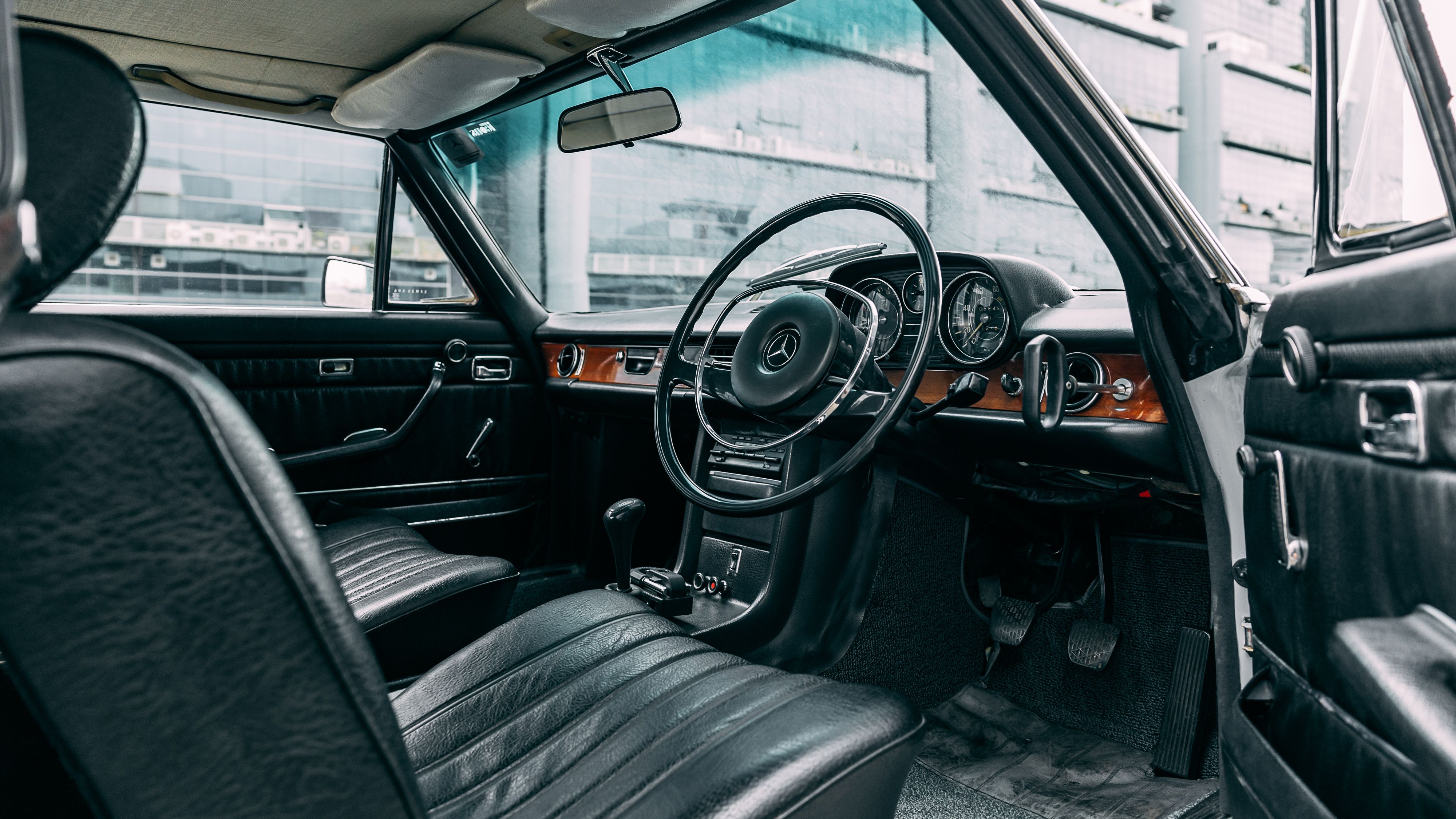 View 1970 Mercedes Benz 250CE for sale interior image (1)