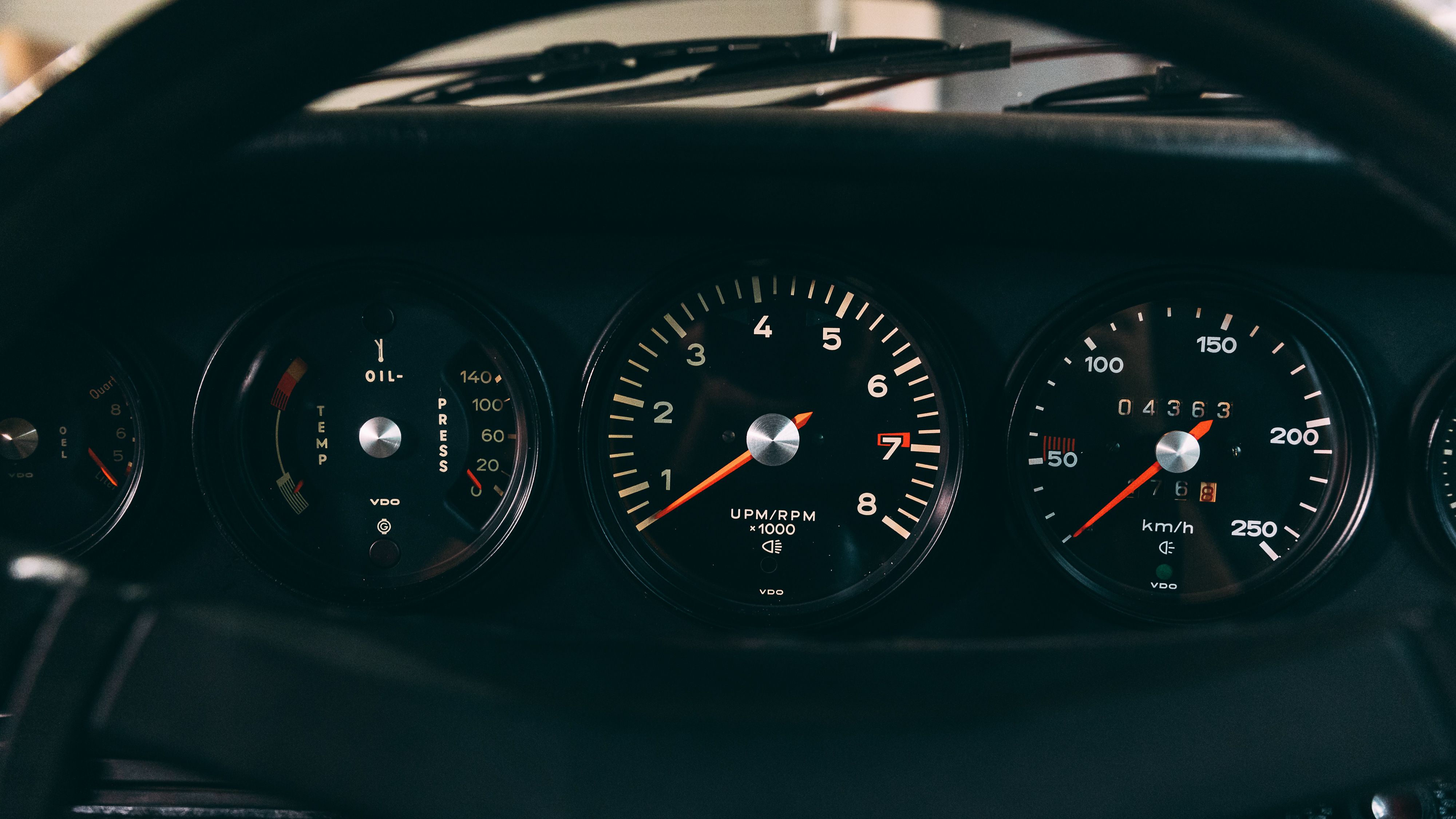 View the interior of the 1970 Porsche 911E Sportomatic for sale (3)