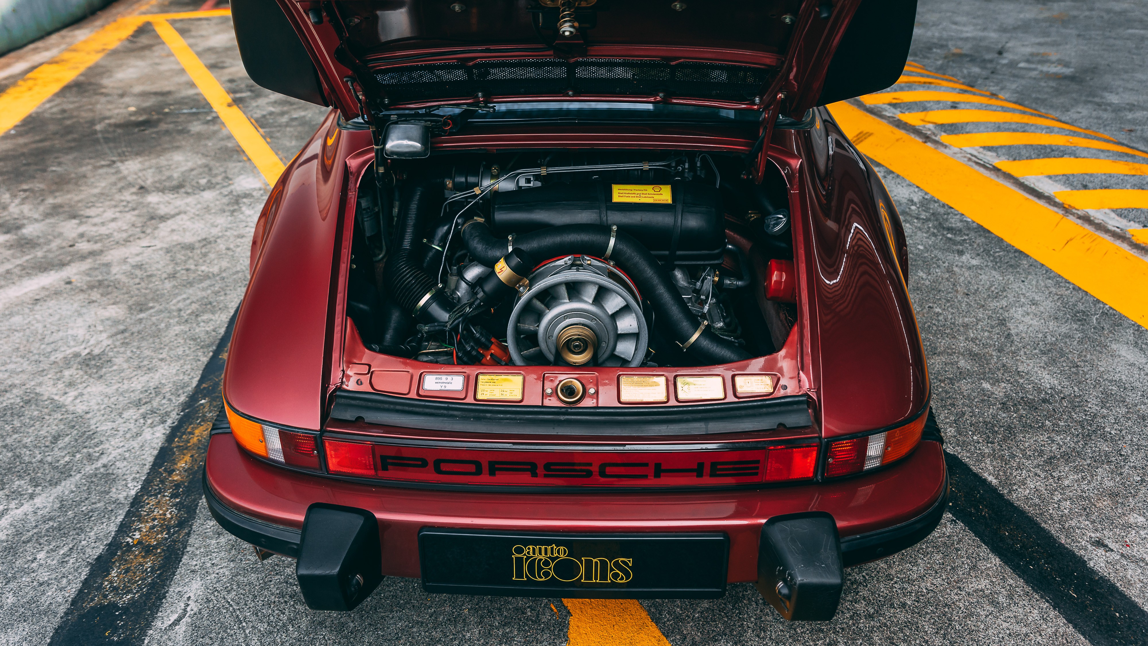 View the mechanic of the 1981 Porsche 911 SC Targa for sale (3)