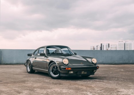View the exterior of the 1988 Porsche 911 Carrera Coupe G50 for sale (1)