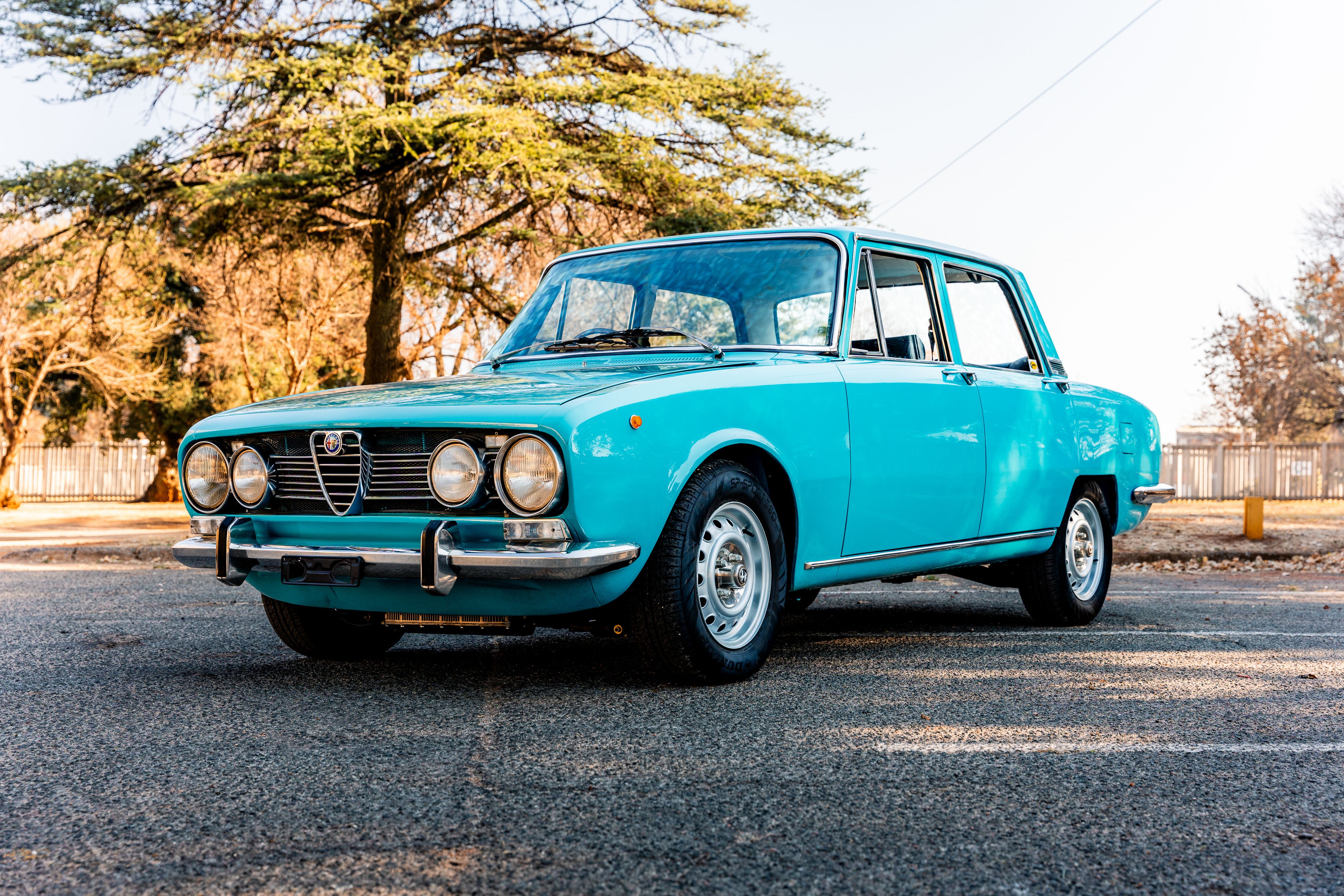 View 1973 Alfa Romeo Berlina 1750 for sale exterior image (8)