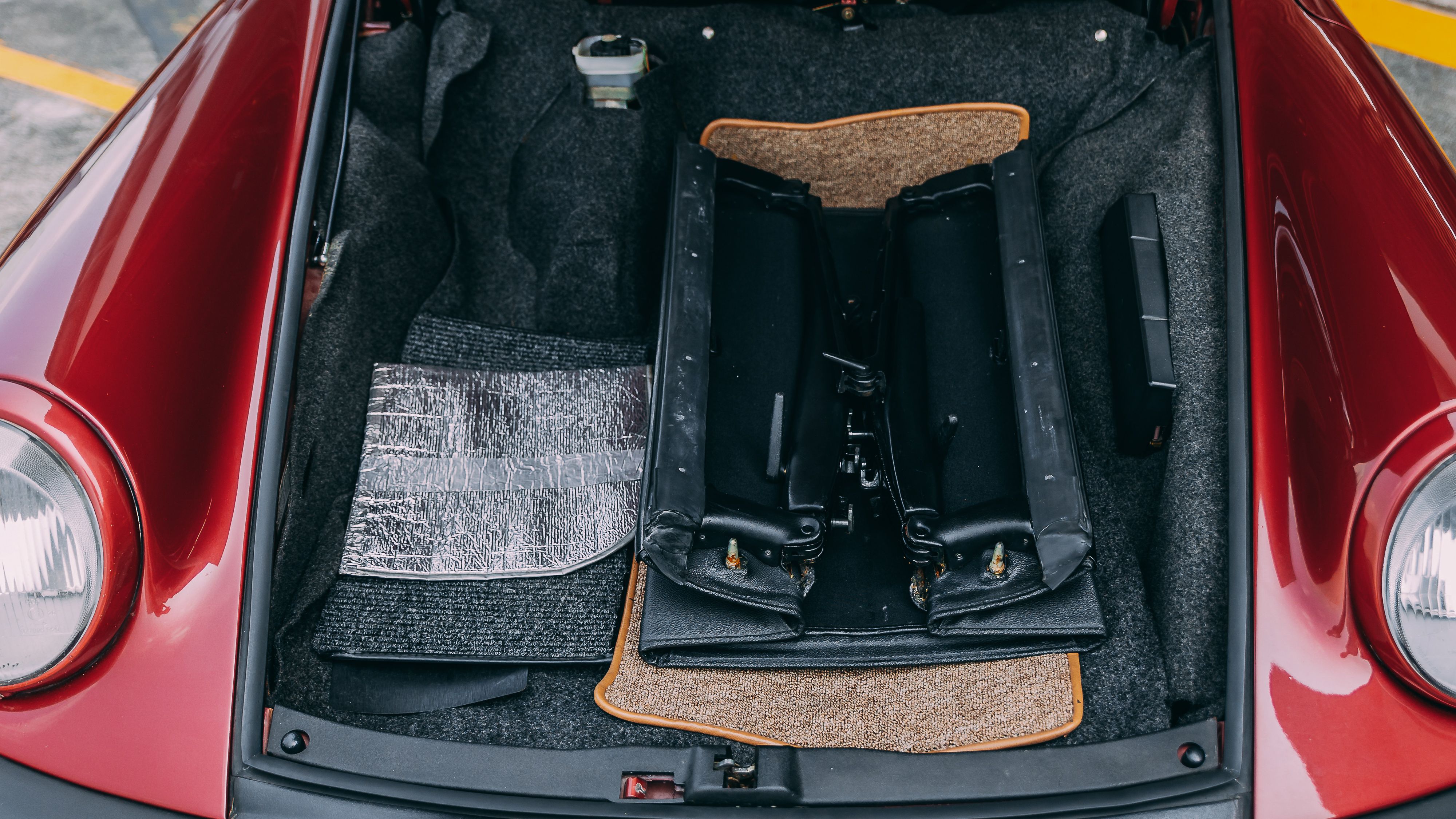 View the mechanic of the 1981 Porsche 911 SC Targa for sale (4)