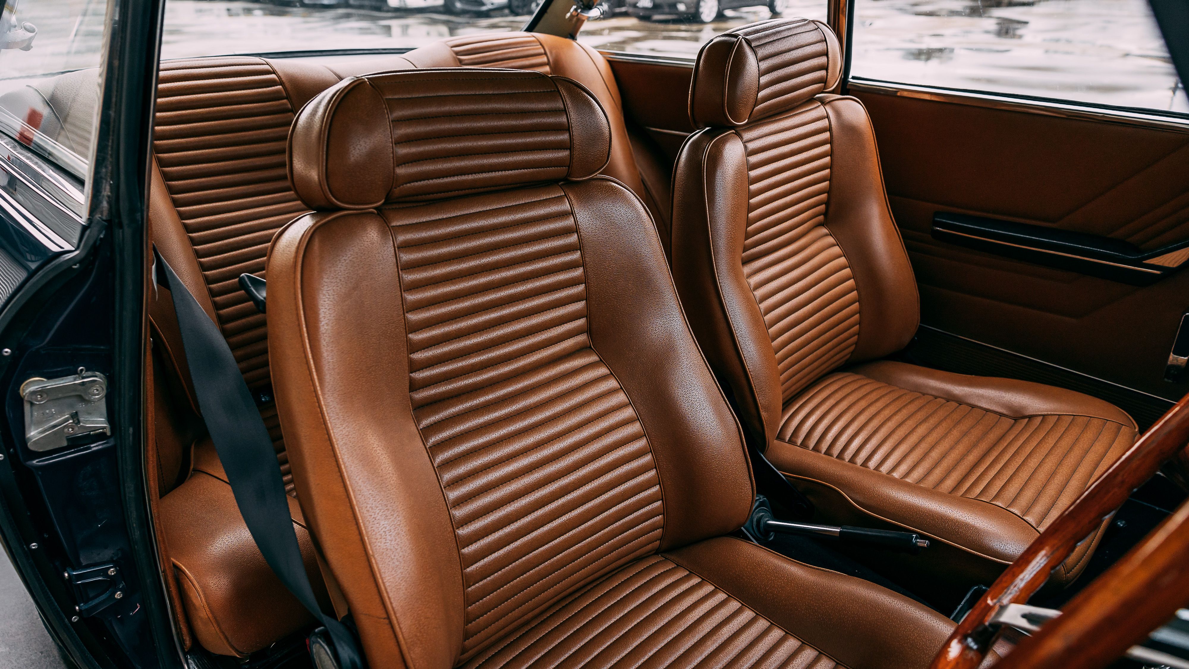 View 1975 Alfa Romeo 105 2000GTV for sale interior image (6)