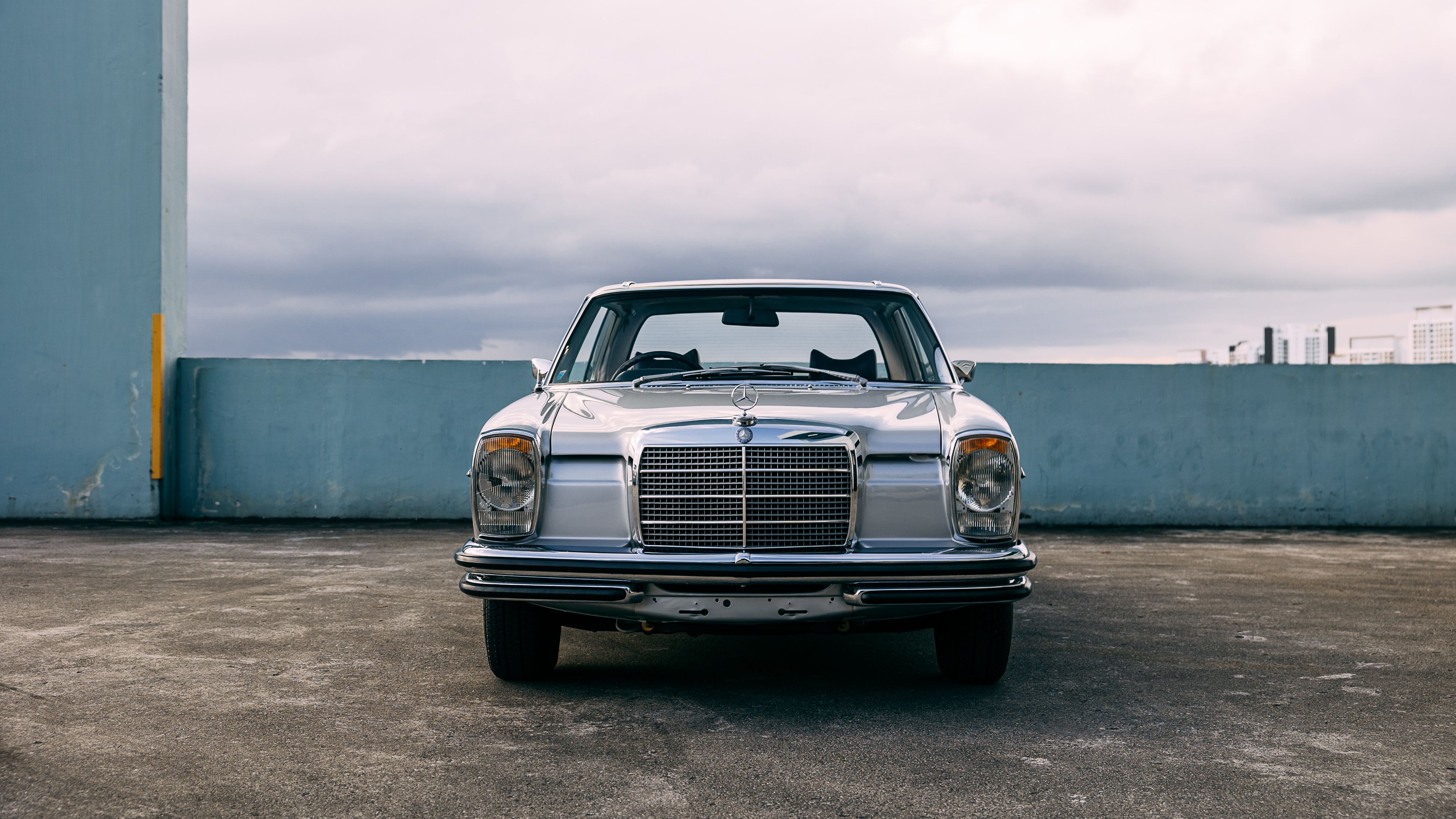 View the exterior of the 1973 Mercedes Benz 280CE W114 restored by Kienle Automobiltechnik for sale (2)