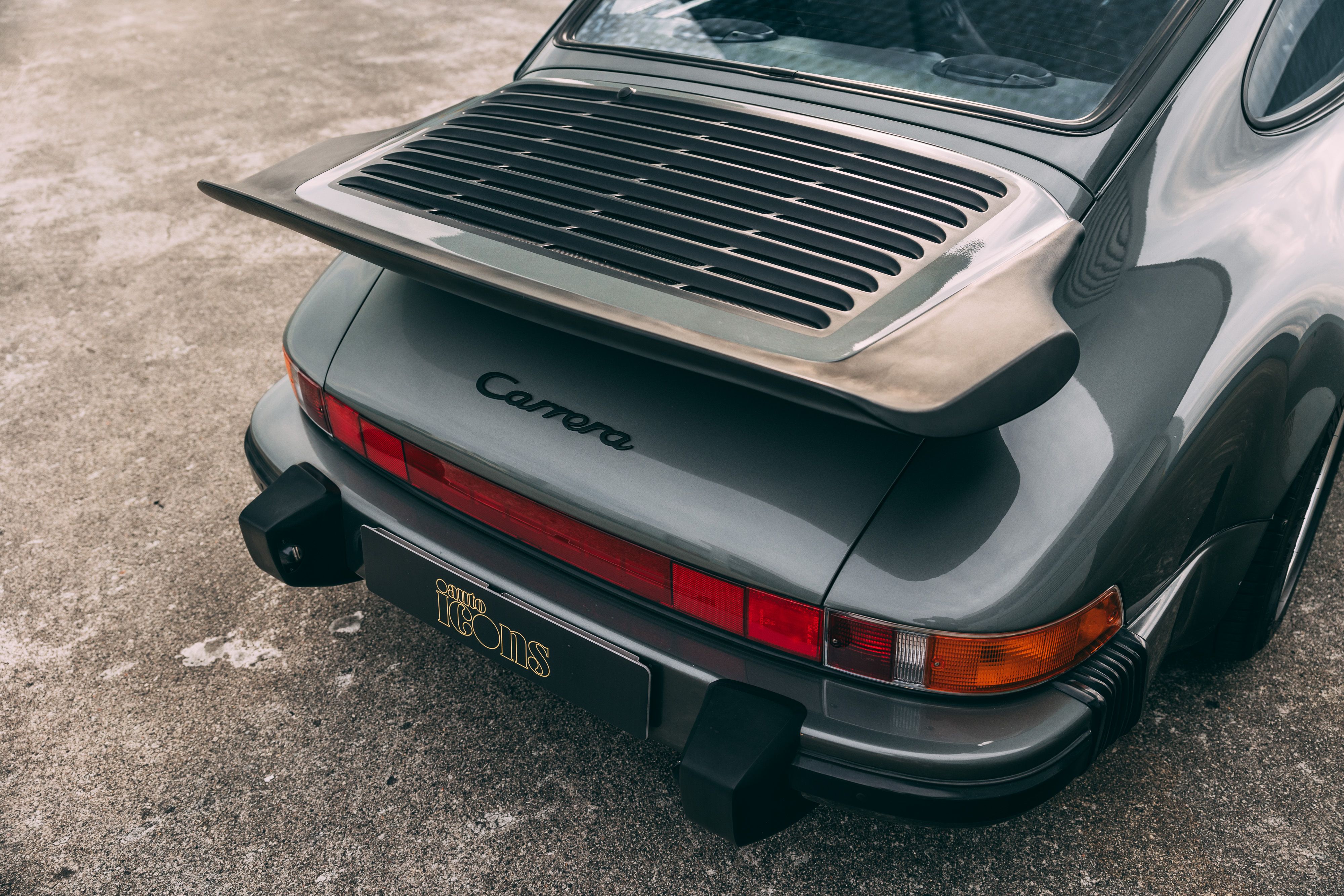 View the exterior of the 1988 Porsche 911 Carrera Coupe G50 for sale (8)