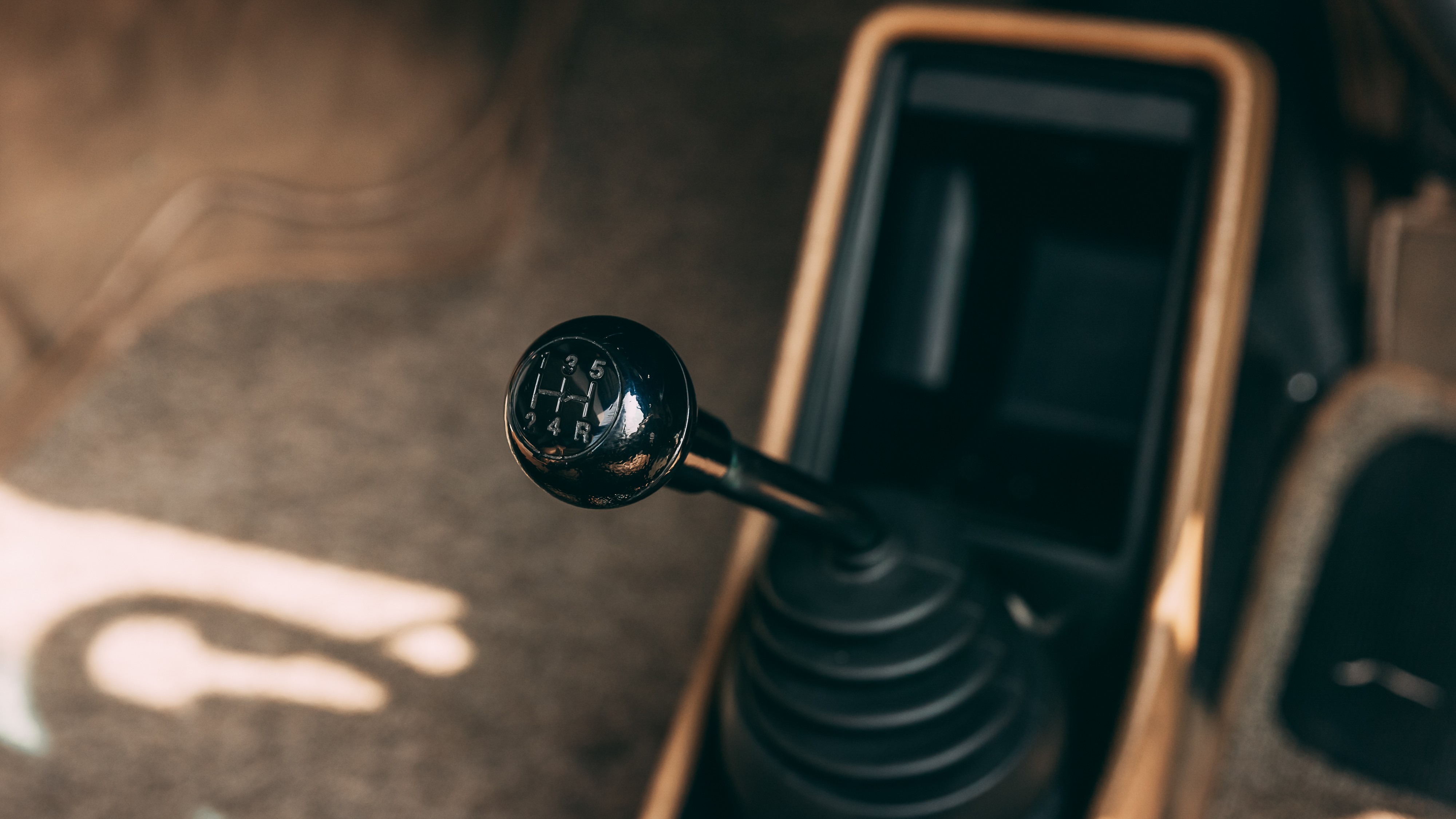 View the interior of the 1981 Porsche 911 SC Targa for sale (5)