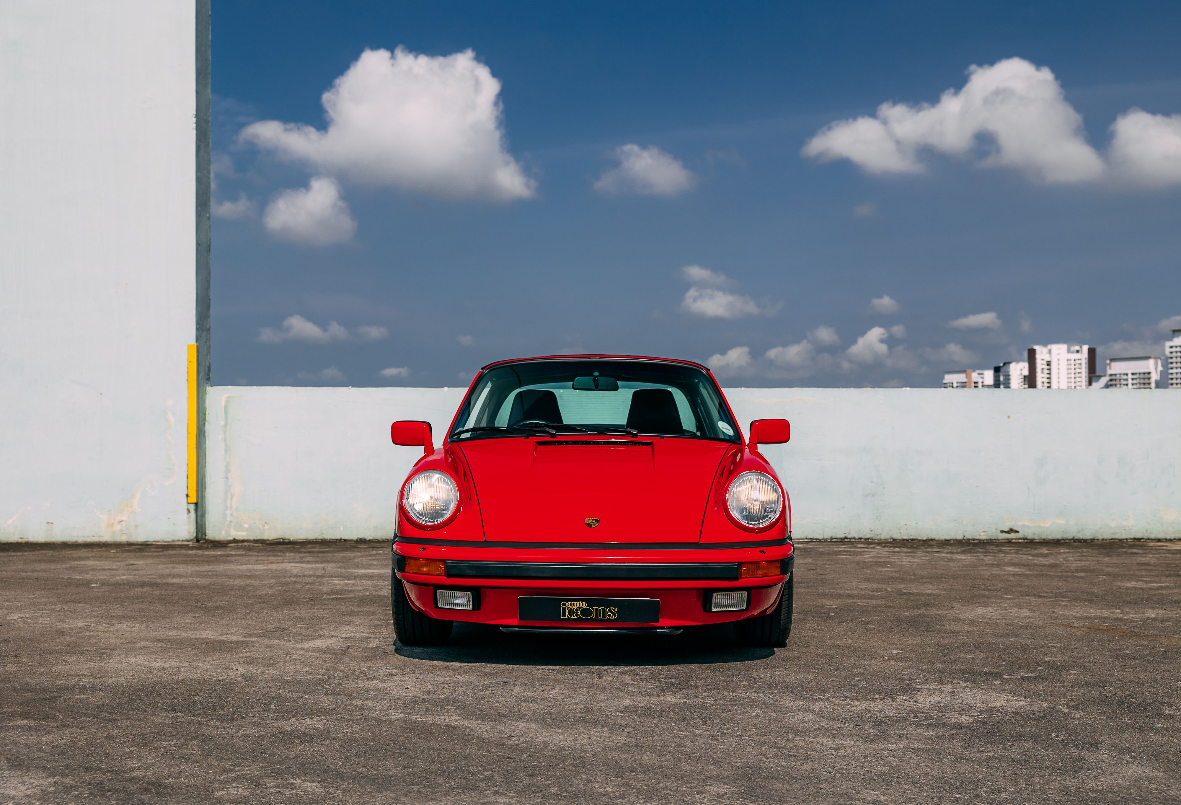 View the exterior of the 1985 Porsche 911 3.2 Carrera Targa for sale (2)