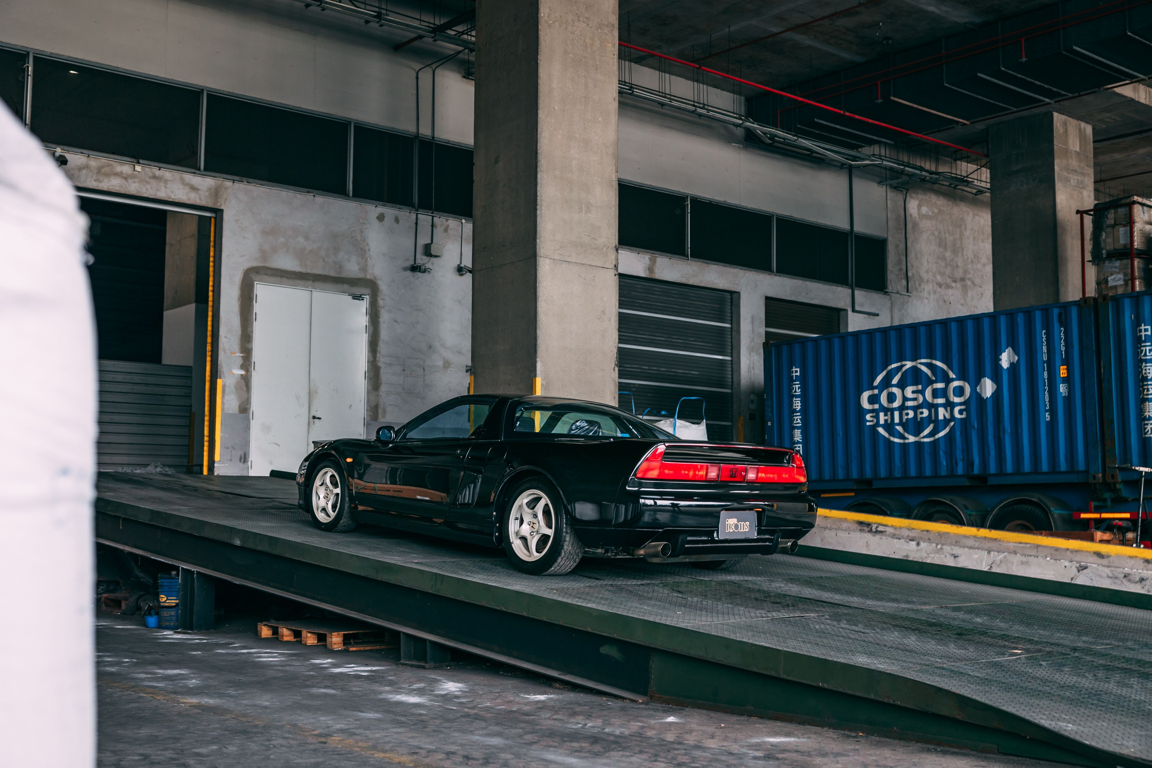 View the exterior of the 1994 Honda NSX Type R (NA1) for sale (3)