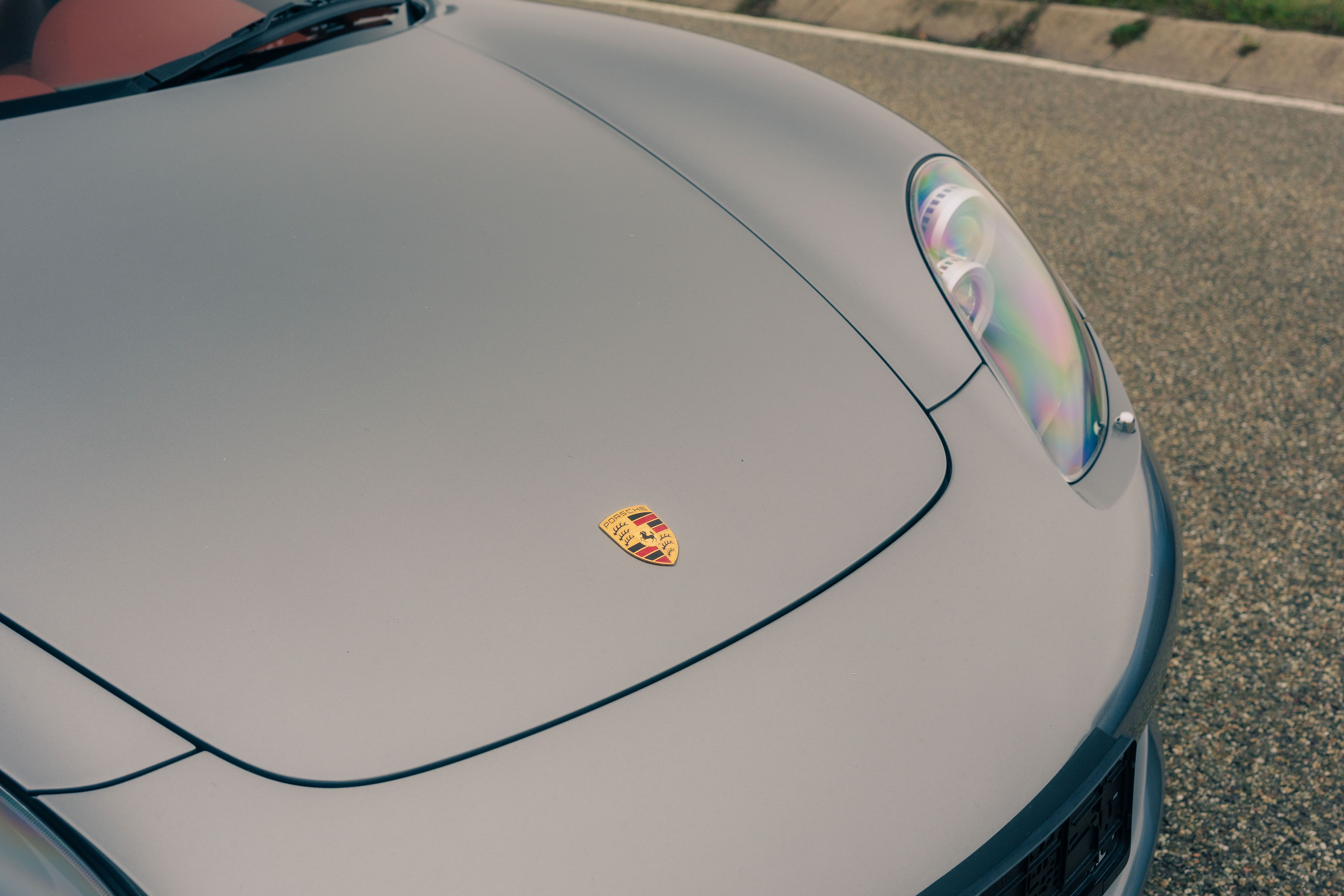 View 2004 Porsche Carrera GT (Grey) for sale exterior image (11)