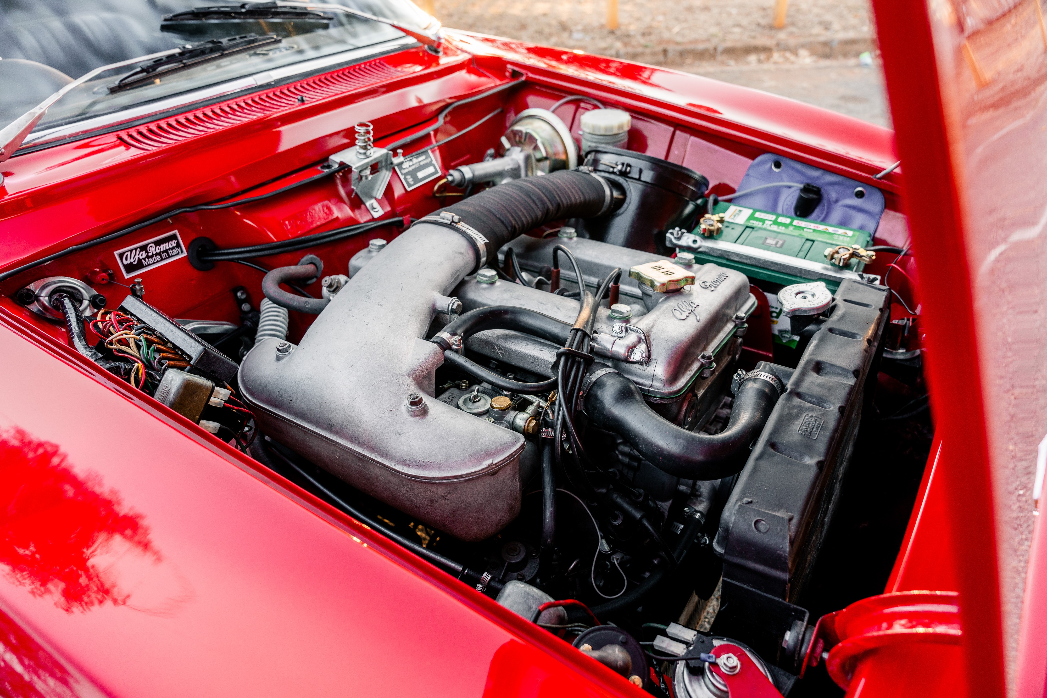 View 1969 Alfa Romeo Giulia Sprint GT Veloce (red) for sale mechanic image (1)