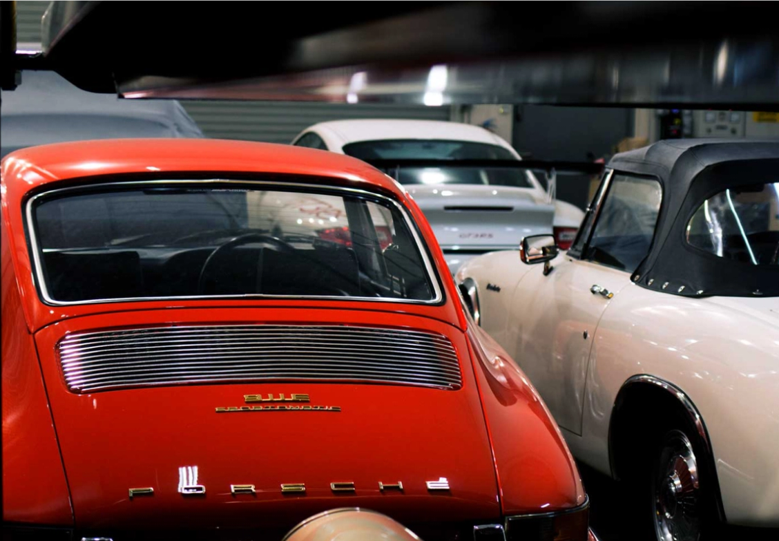 Car Storage Service from Auto Icons