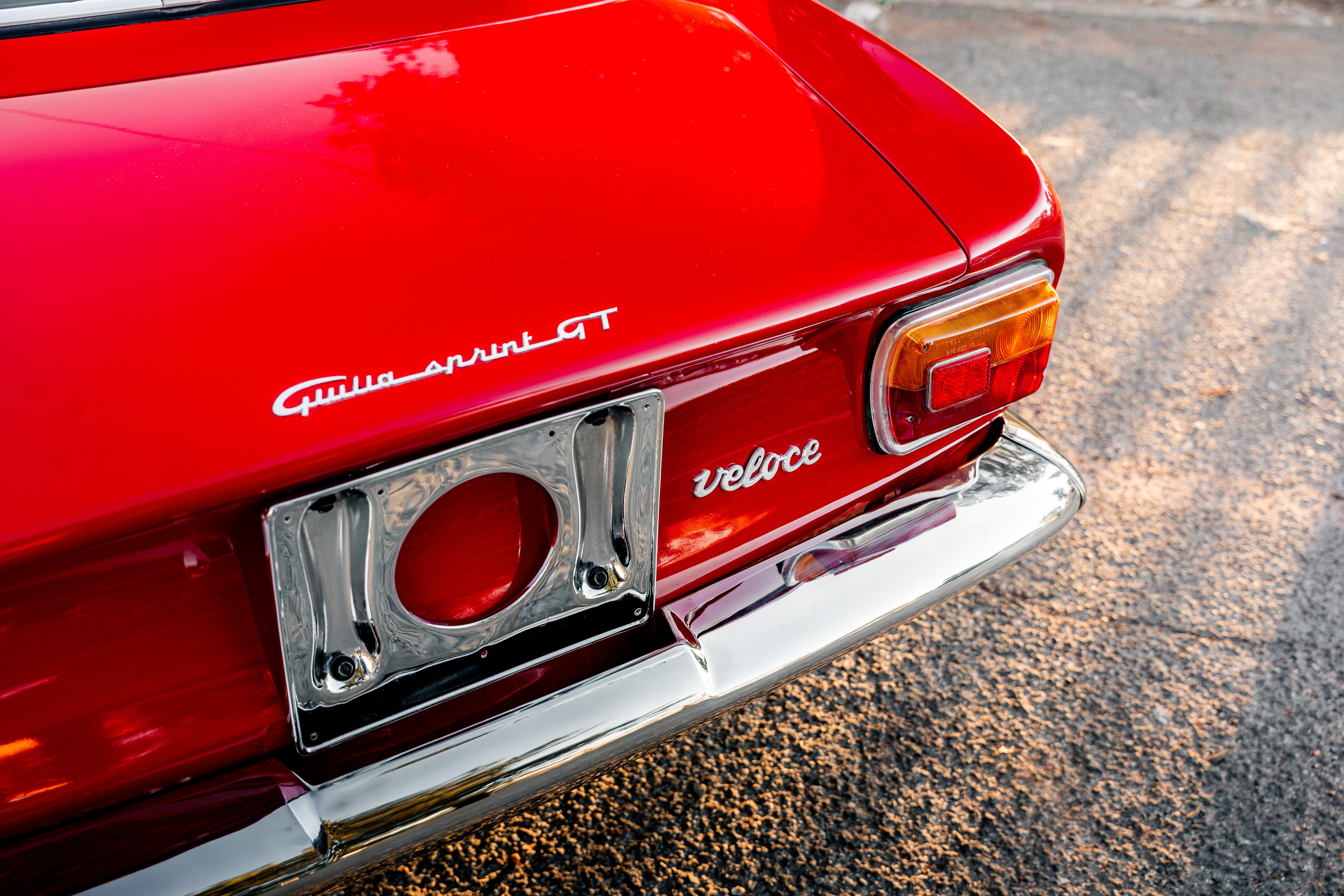 View 1969 Alfa Romeo Giulia Sprint GT Veloce (red) for sale exterior image (11)