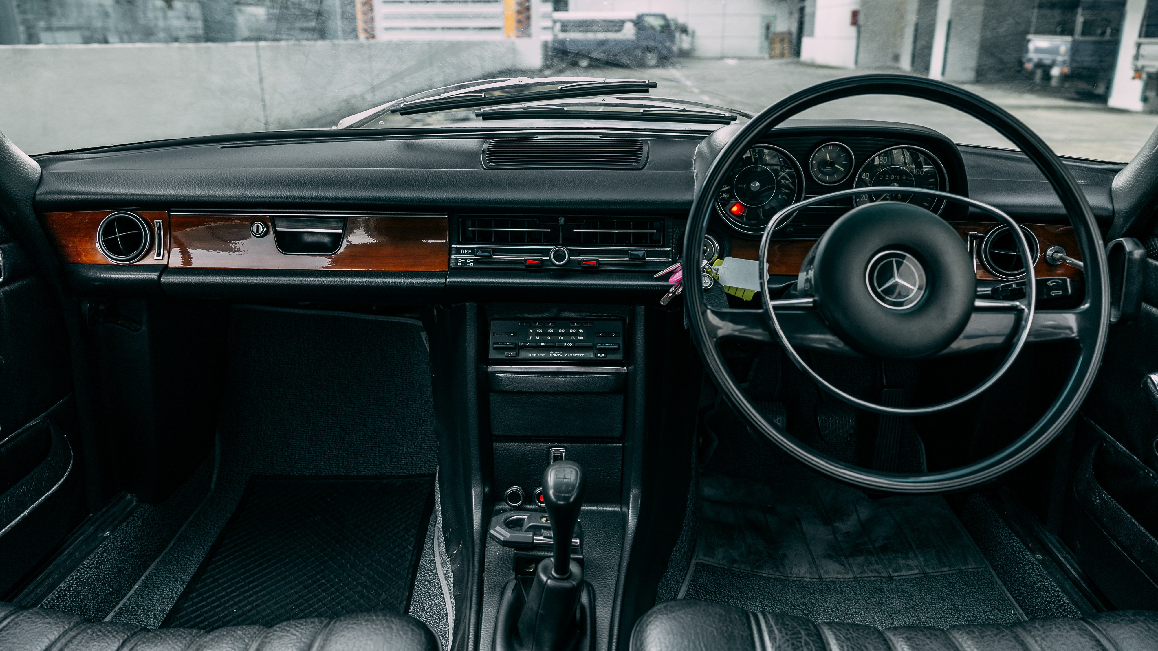 View 1970 Mercedes Benz 250CE for sale interior image (2)