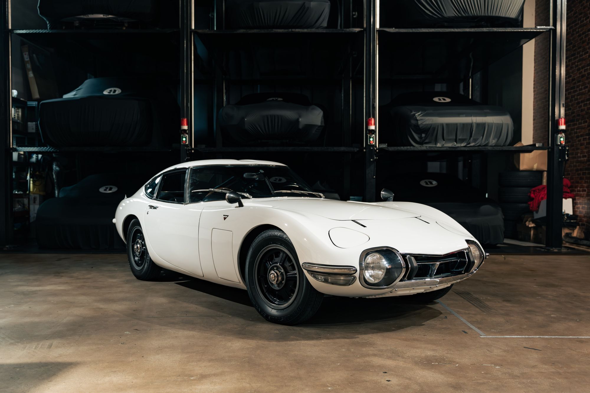 View 1967 Toyota 2000GT for sale exterior image (13)