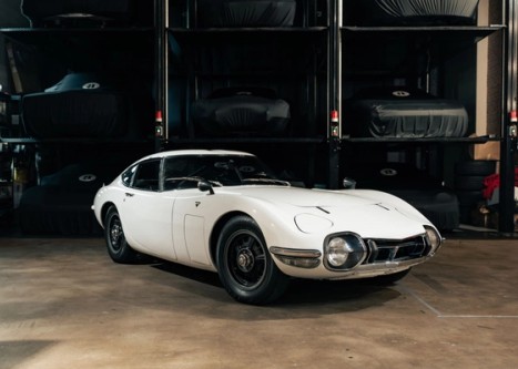 View 1967 Toyota 2000GT for sale exterior image (13)