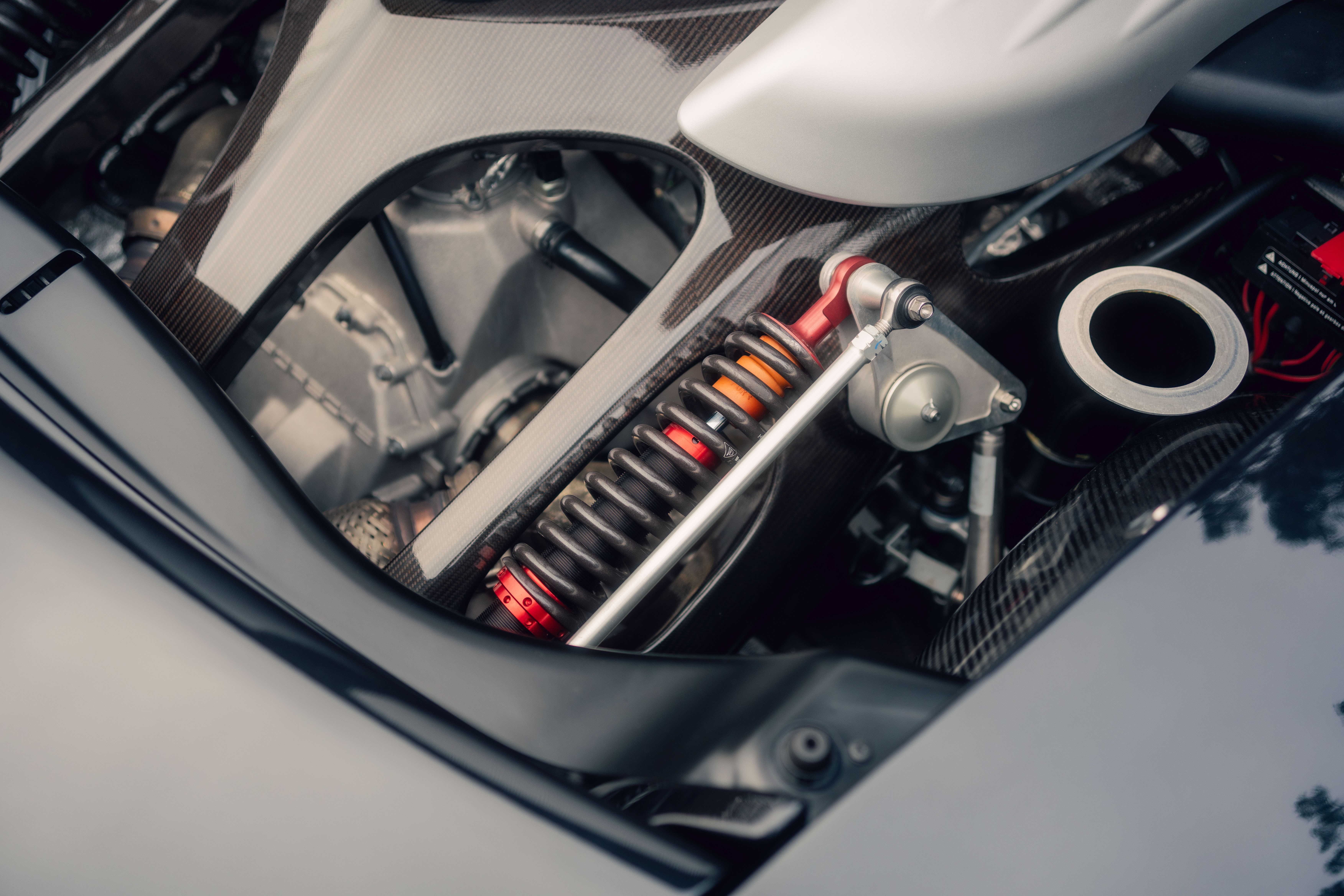 View 2004 Porsche Carrera GT (Black) for sale mechanic image (2)