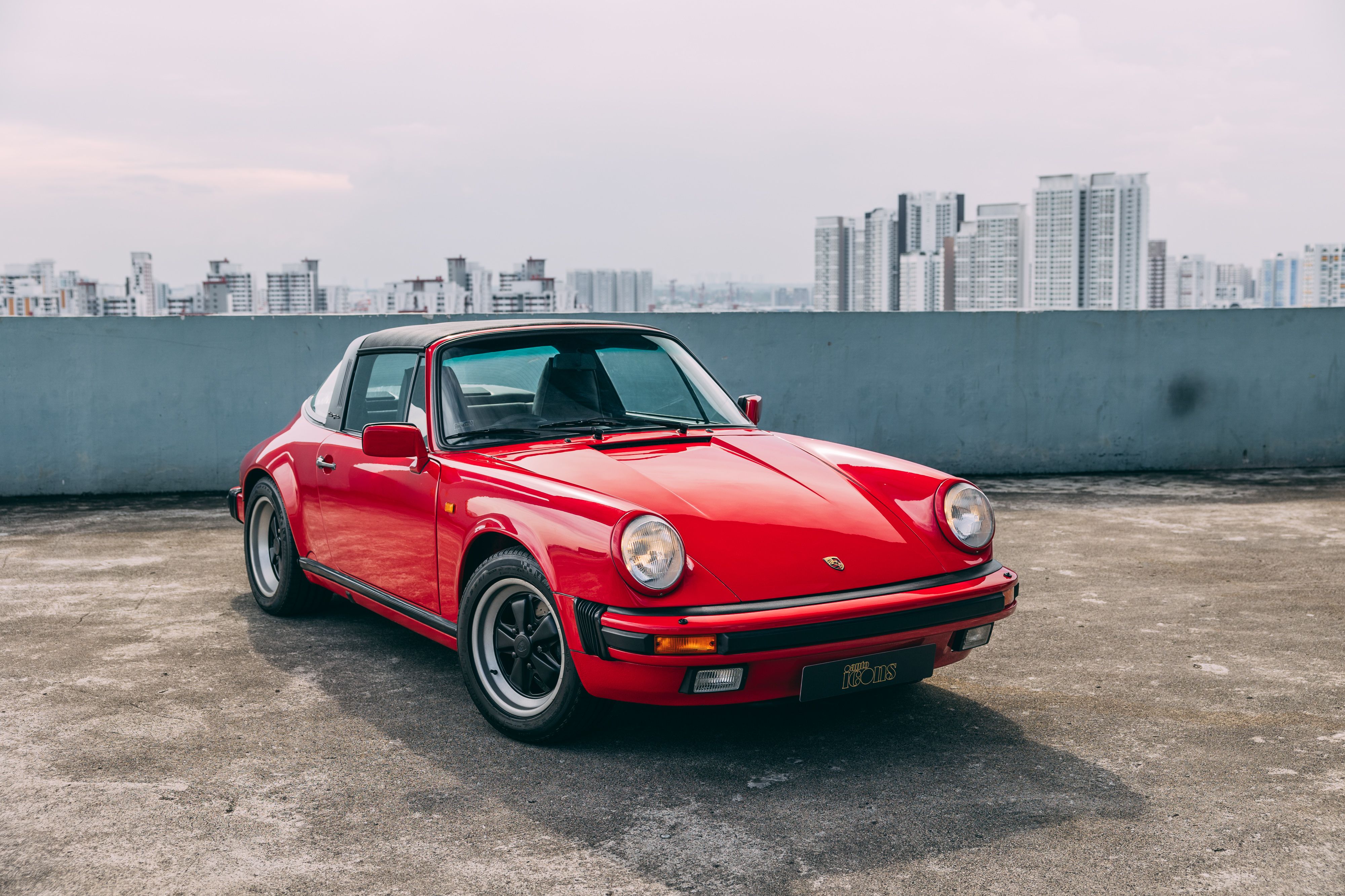 View the exterior of the 1988 Porsche 911 Carrera Targa G50 for sale (1)