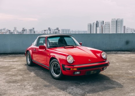 View the exterior of the 1988 Porsche 911 Carrera Targa G50 for sale (1)