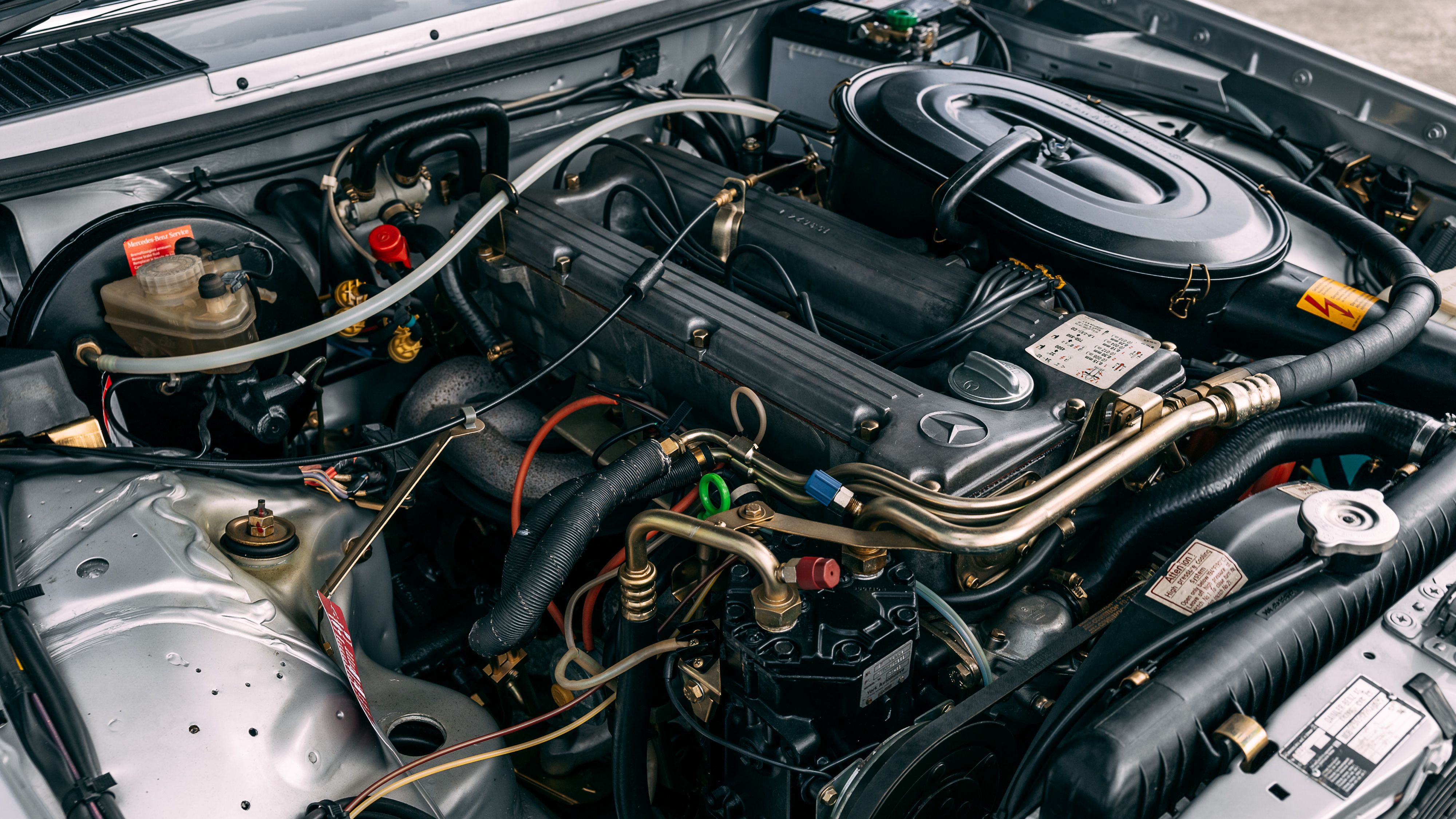 View the mechanics image of the 1985 Mercedes Benz 280CE W123 for sale (2)