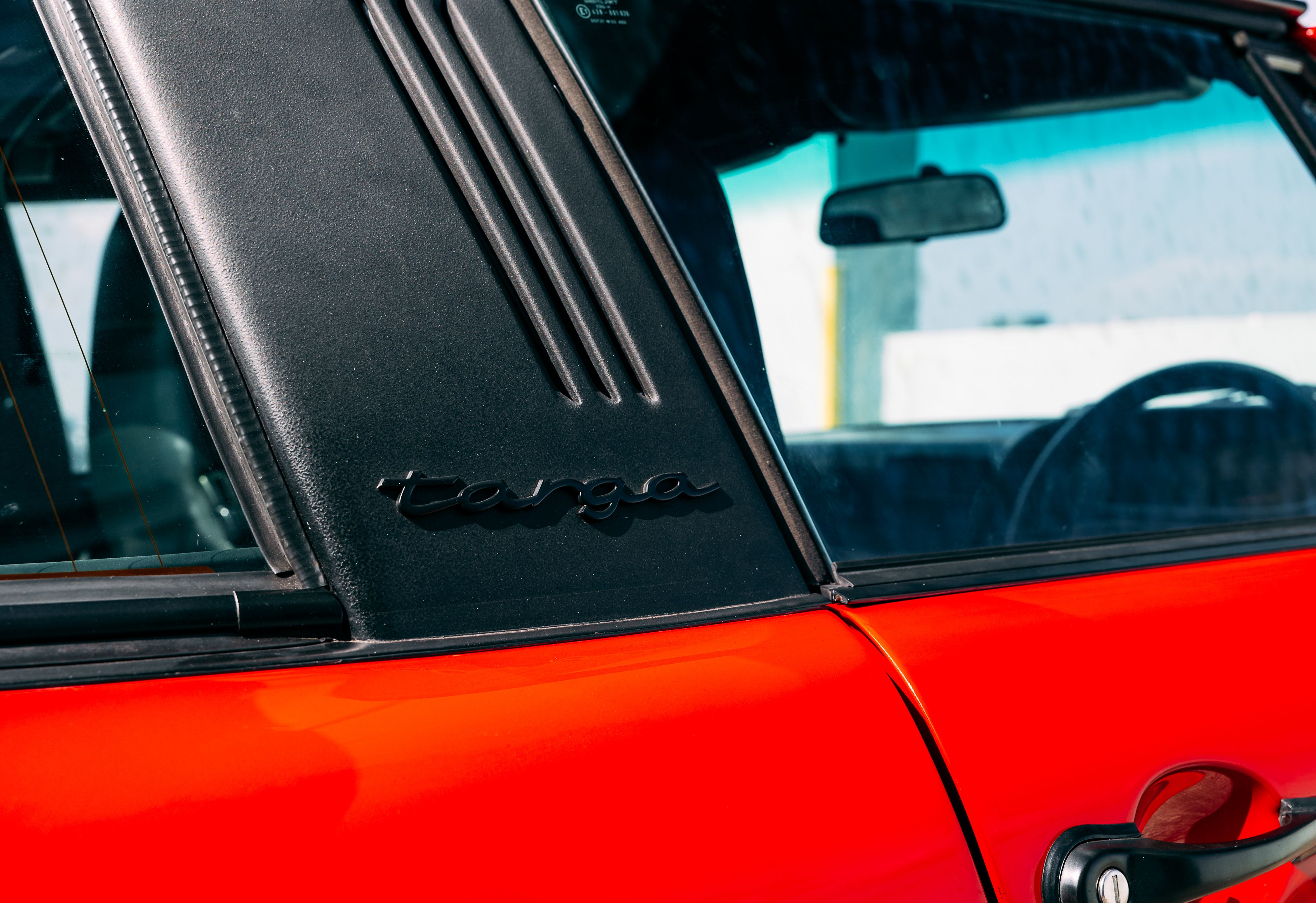 View the exterior of the 1985 Porsche 911 3.2 Carrera Targa for sale (11)