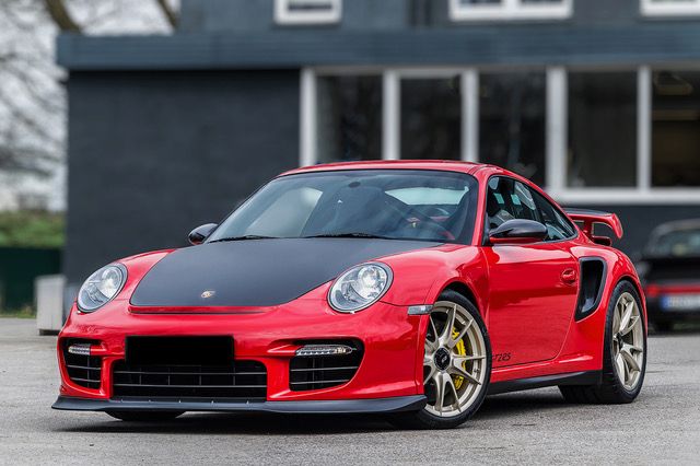 View the exterior of the 2010 Porsche 911 GT2RS (997.2) for sale (1)