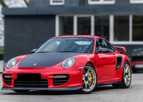 View the exterior of the 2010 Porsche 911 GT2RS (997.2) for sale (1)