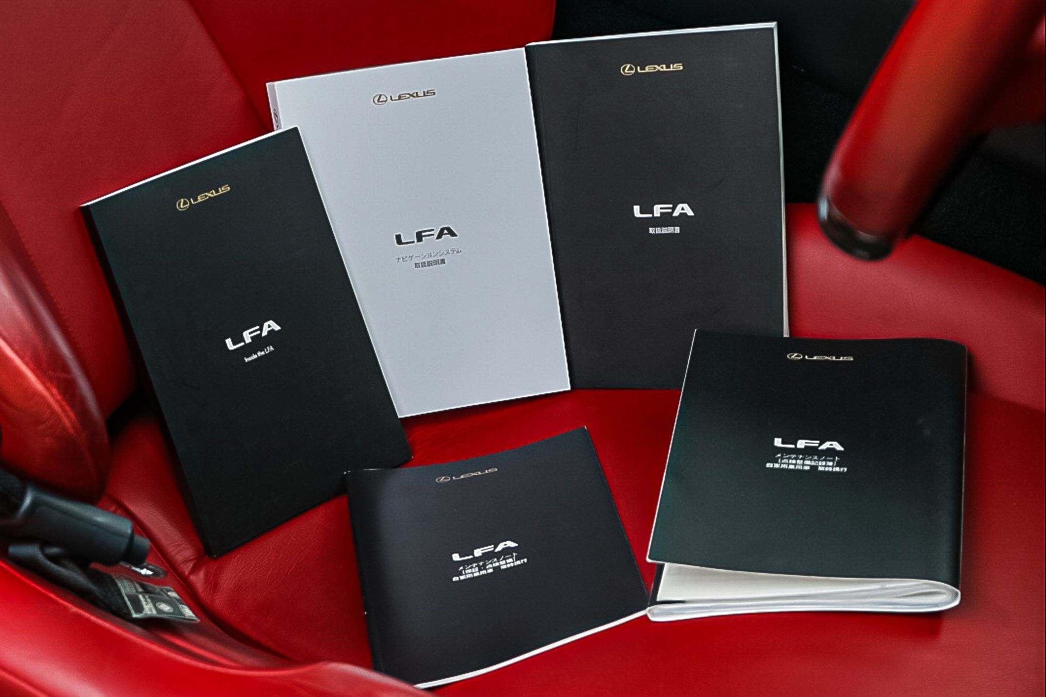 View the Lexus LFA for sale interior image (6)