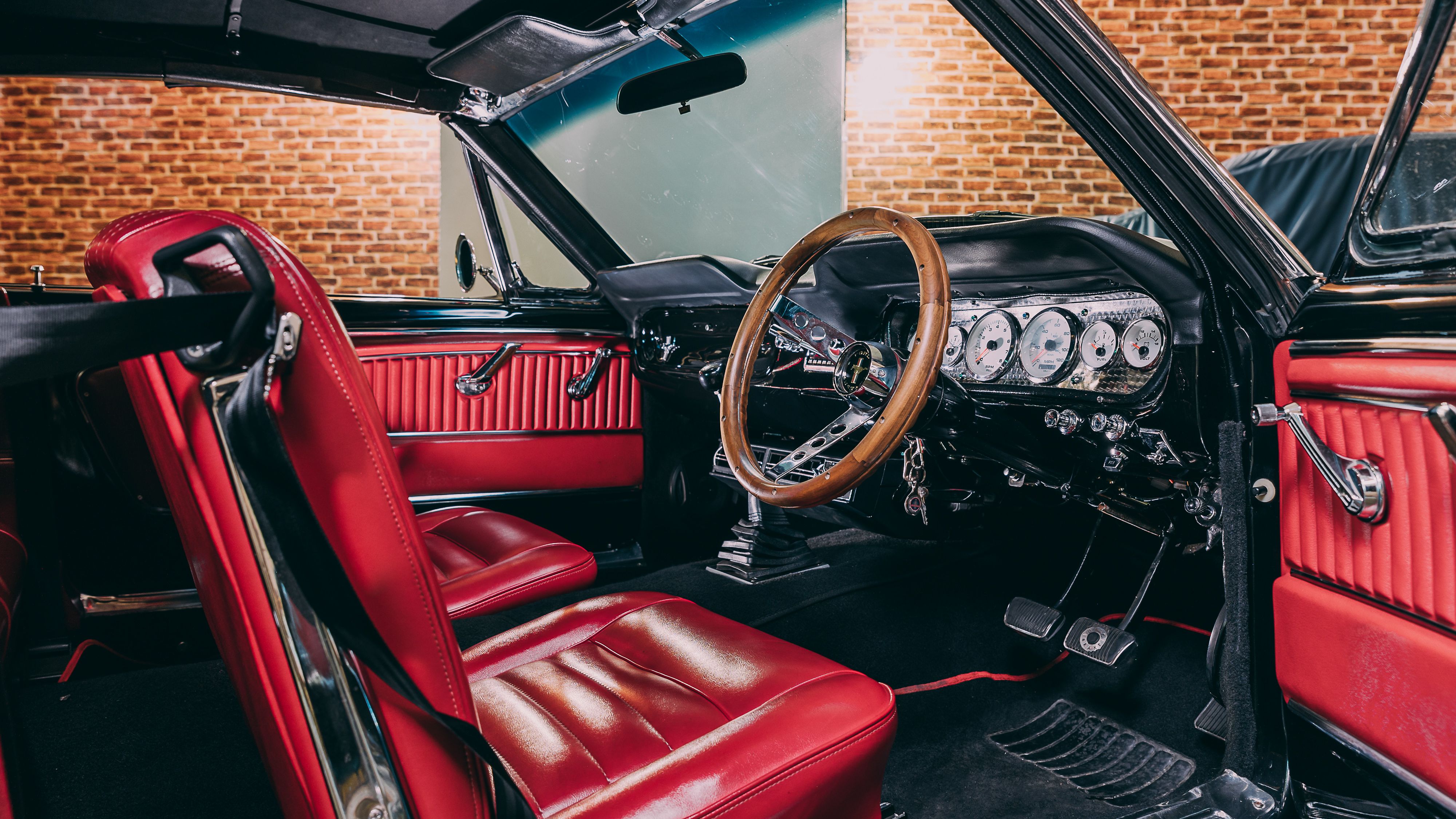 View the interior of the 1965 Ford Mustang Covertible 289 for sale (2)