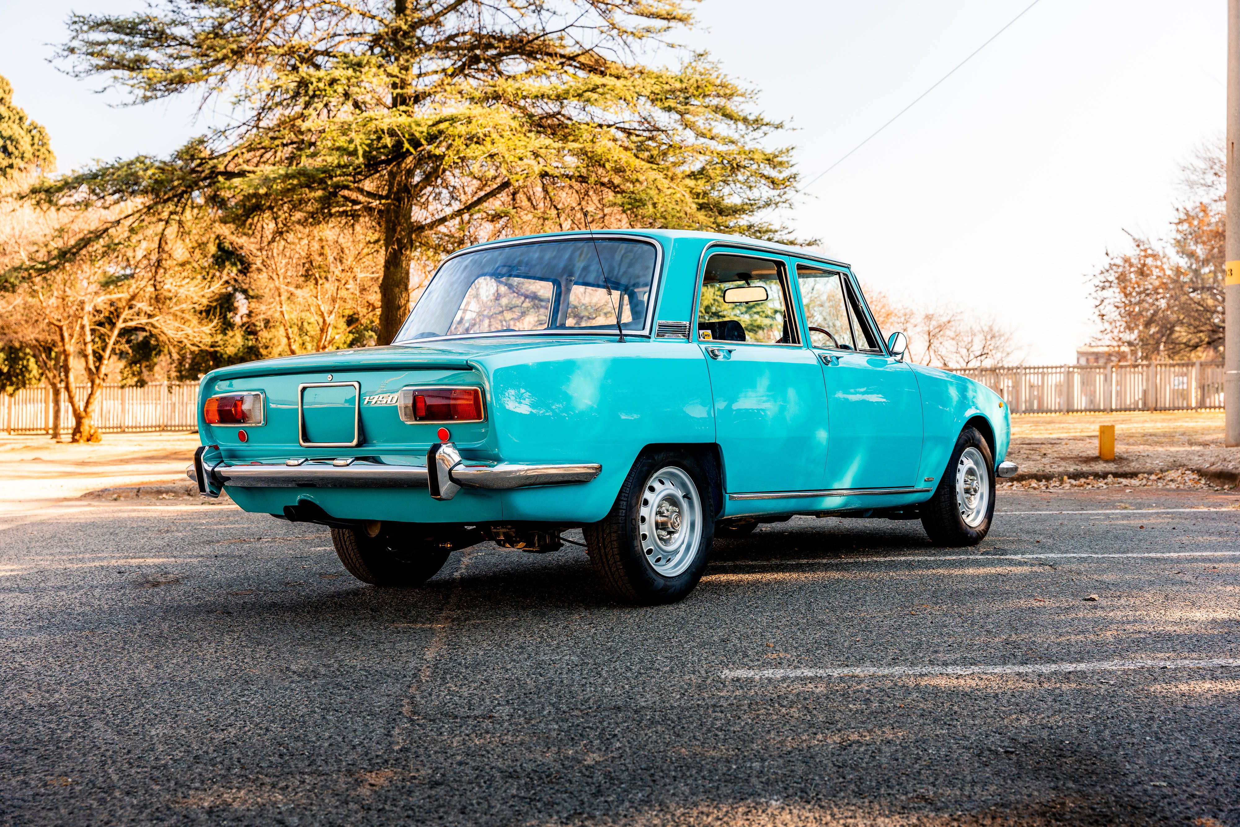 View 1973 Alfa Romeo Berlina 1750 for sale exterior image (2)