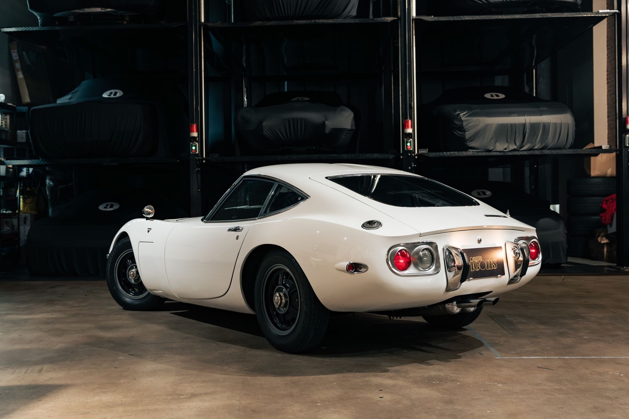 View 1967 Toyota 2000GT for sale exterior image (9)