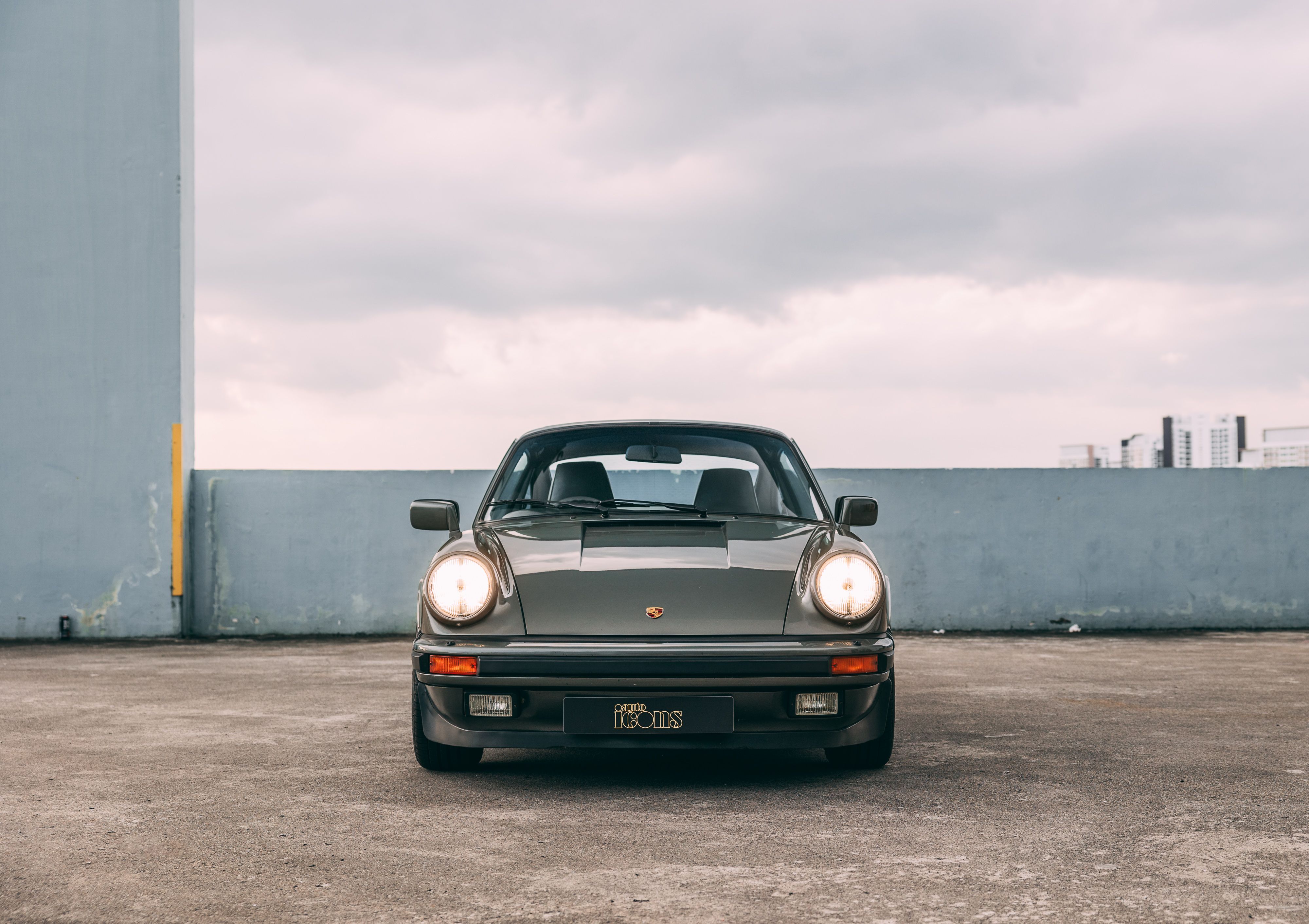 View the exterior of the 1988 Porsche 911 Carrera Coupe G50 for sale (4)