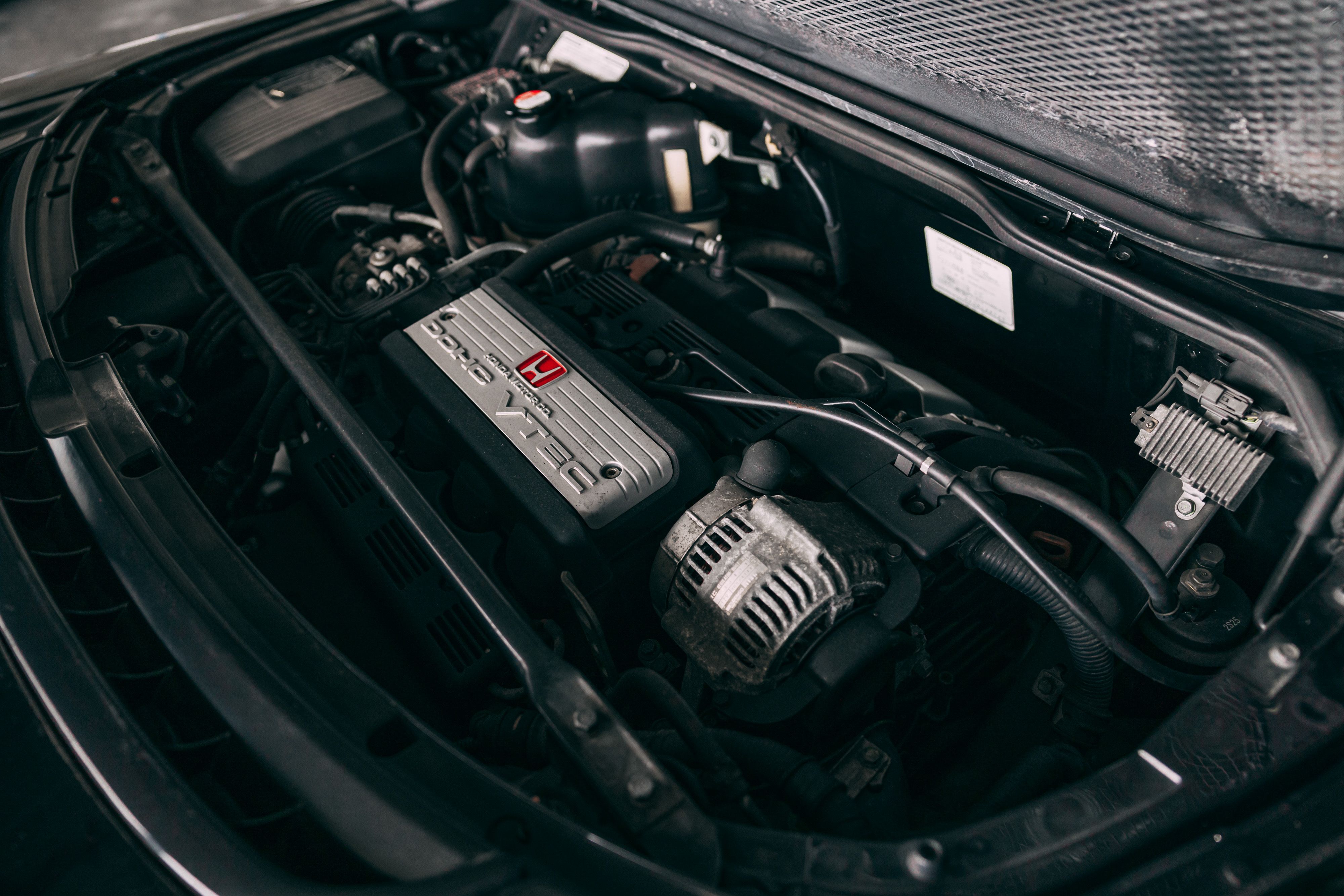 View the mechanic of the 1994 Honda NSX Type R (NA1) for sale (1)