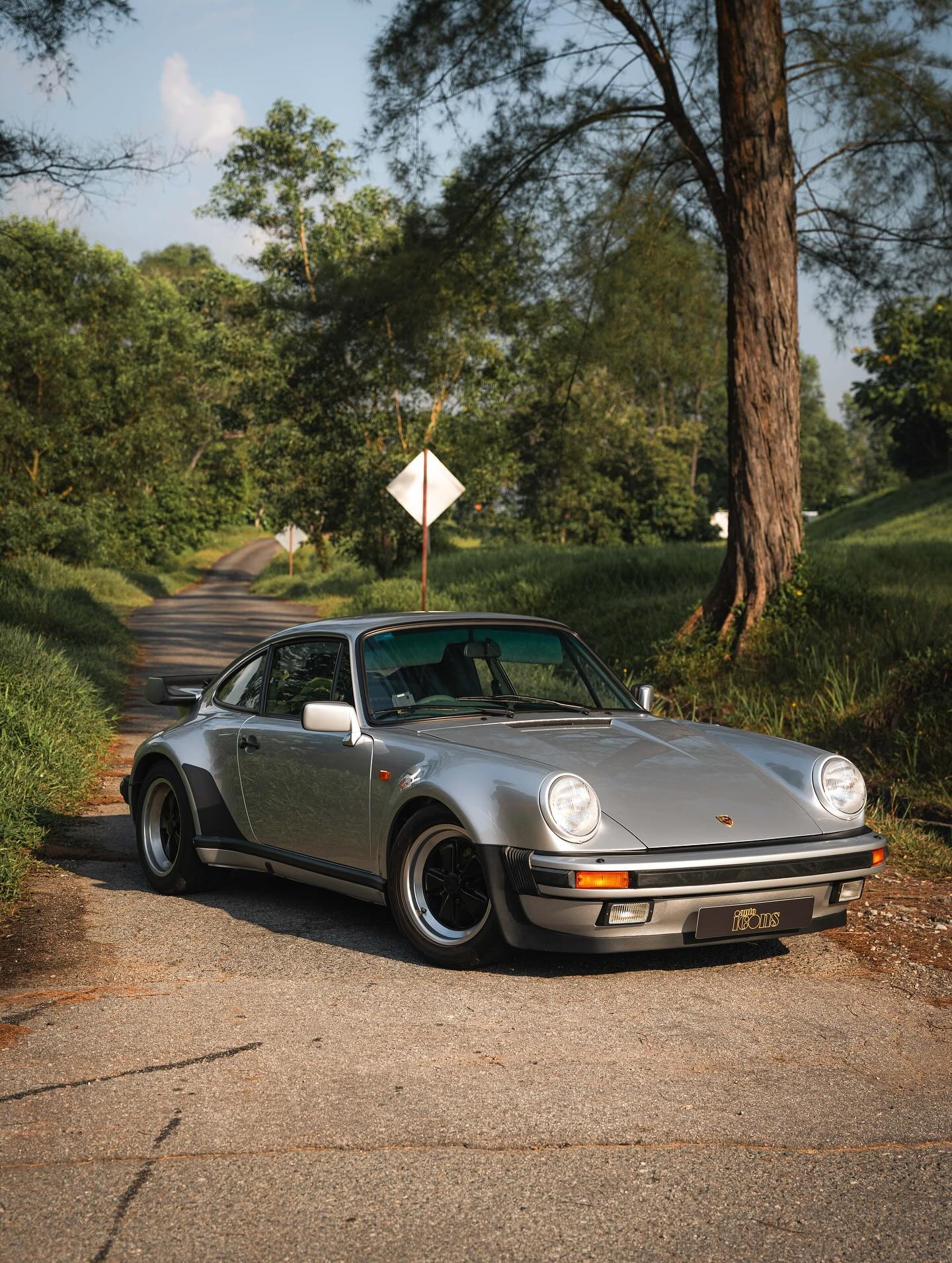 1988 Porsche 911 Turbo G50 front view