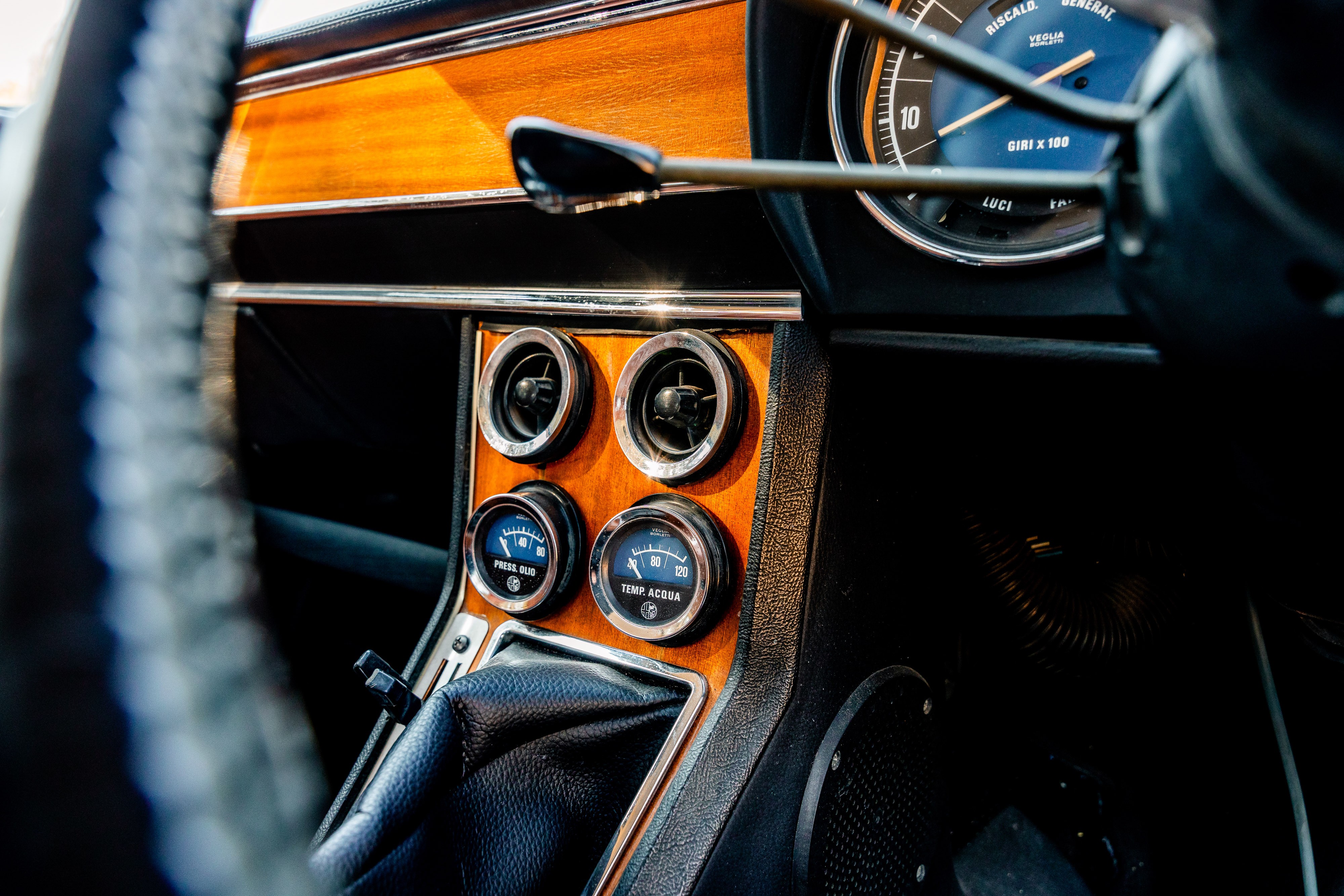 View 1973 Alfa Romeo Giulia Super Nuova for sale interior image (3)