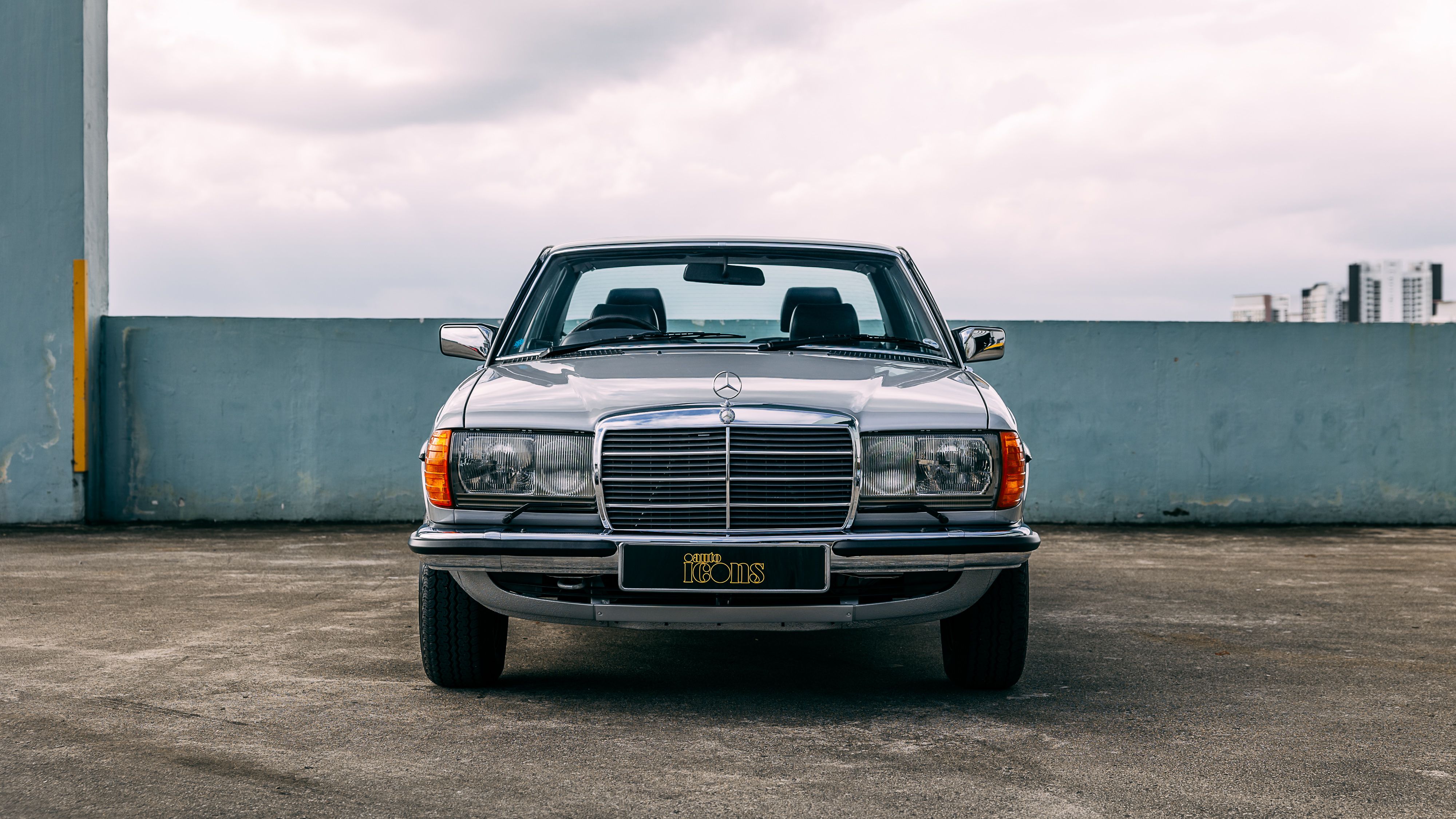 View the exterior of the 1985 Mercedes Benz 280CE W123 for sale (7)