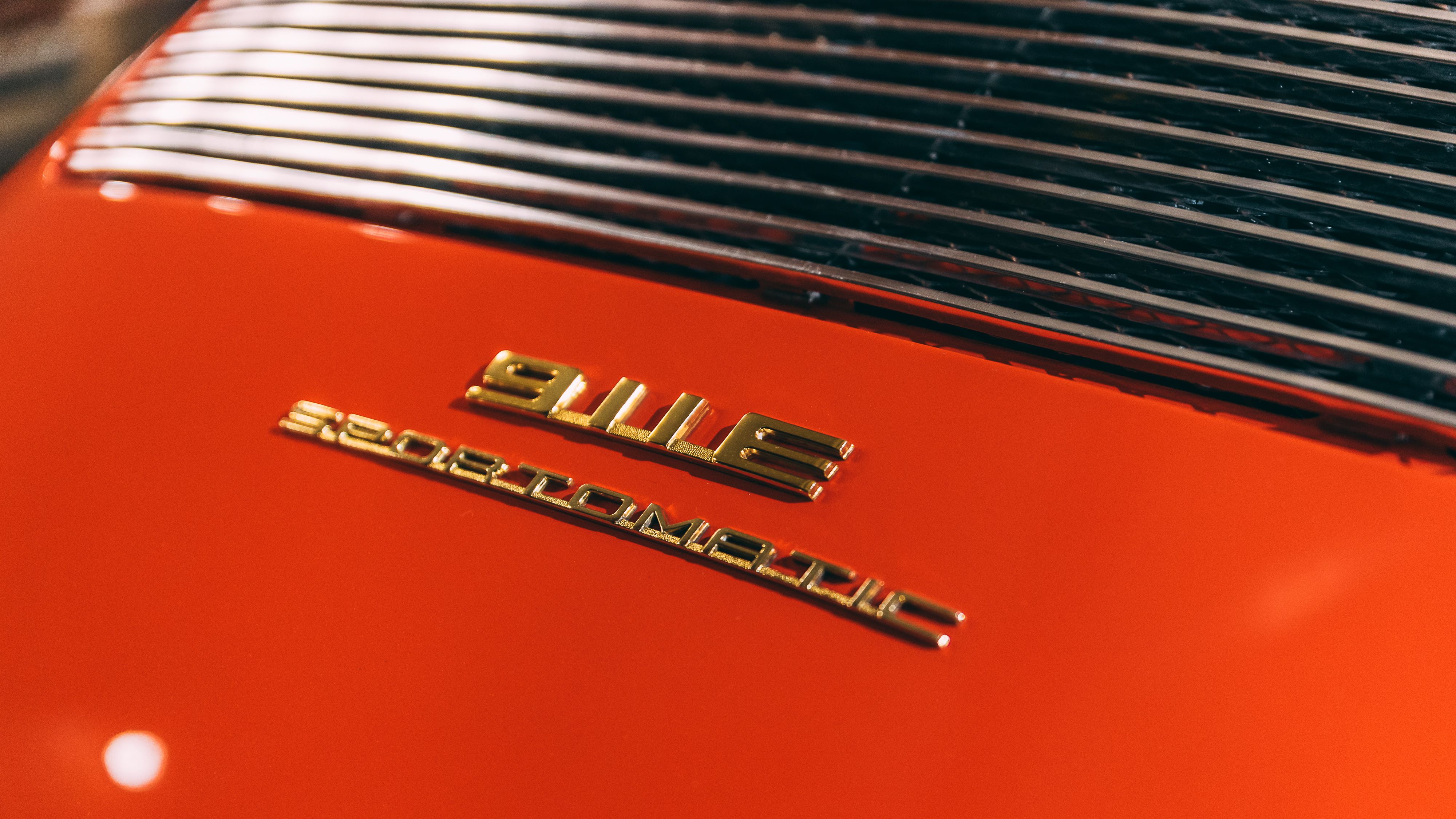 View the exterior of the 1970 Porsche 911E Sportomatic for sale (6)