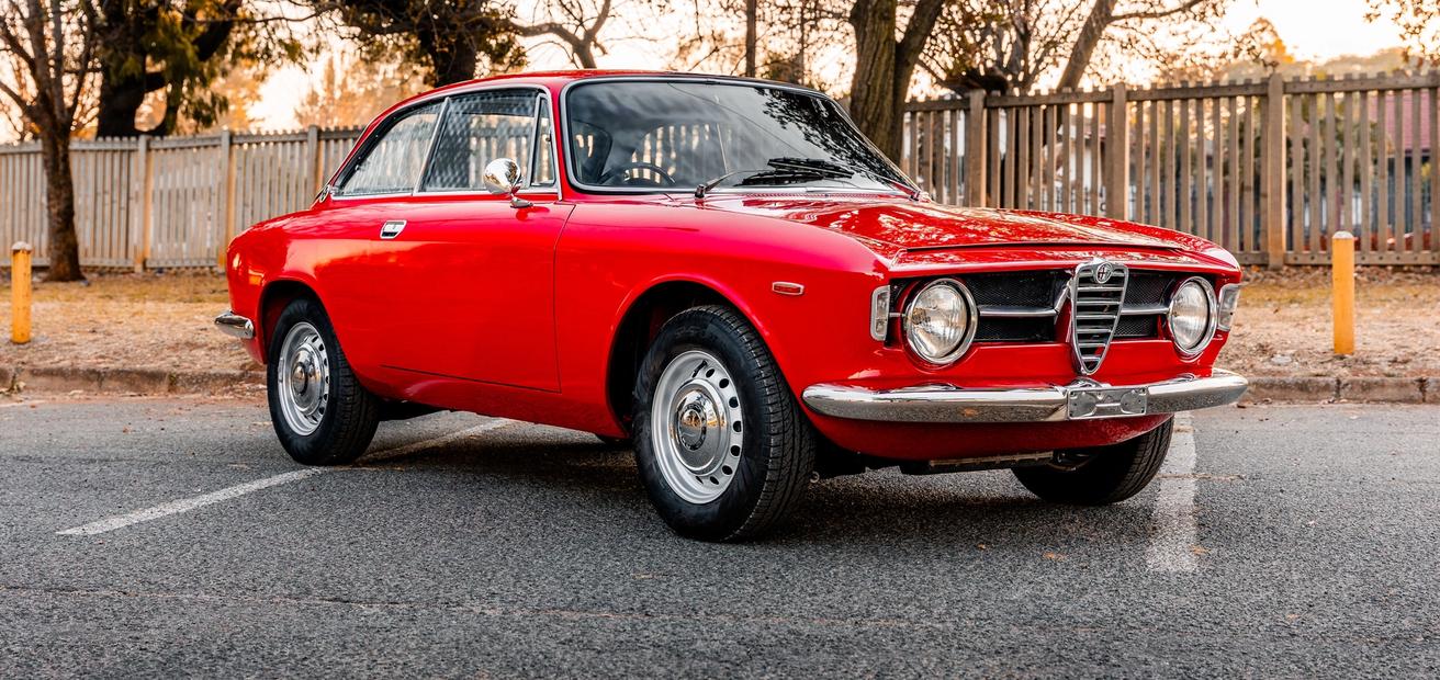 View 1969 Alfa Romeo Giulia Sprint GT Veloce (red) for sale exterior image (1)