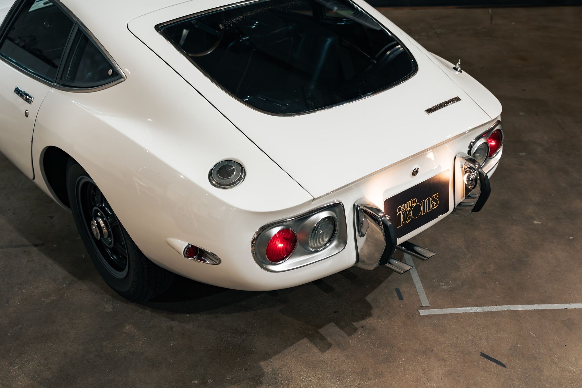 View 1967 Toyota 2000GT for sale exterior image (11)