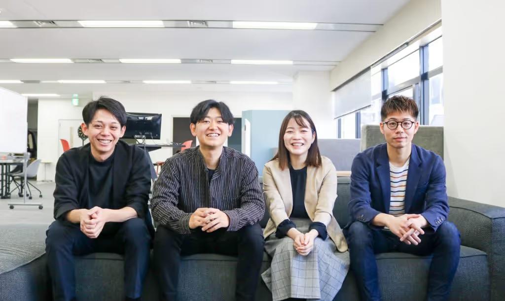 (写真左から) 株式会社NR マーケティング部 吉田氏、マーケティング部 リーダー 登録販売者 川崎氏、事業統括部長 登録販売者 小泉氏、マーケティング部 リーダー 南里氏